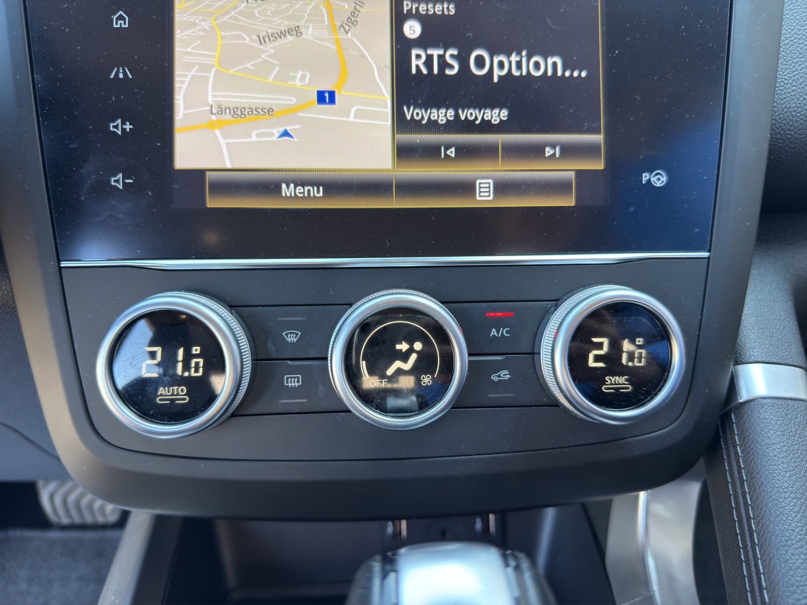 RENAULT Kadjar 1.3 16V Turbo Intens EDC-image-15