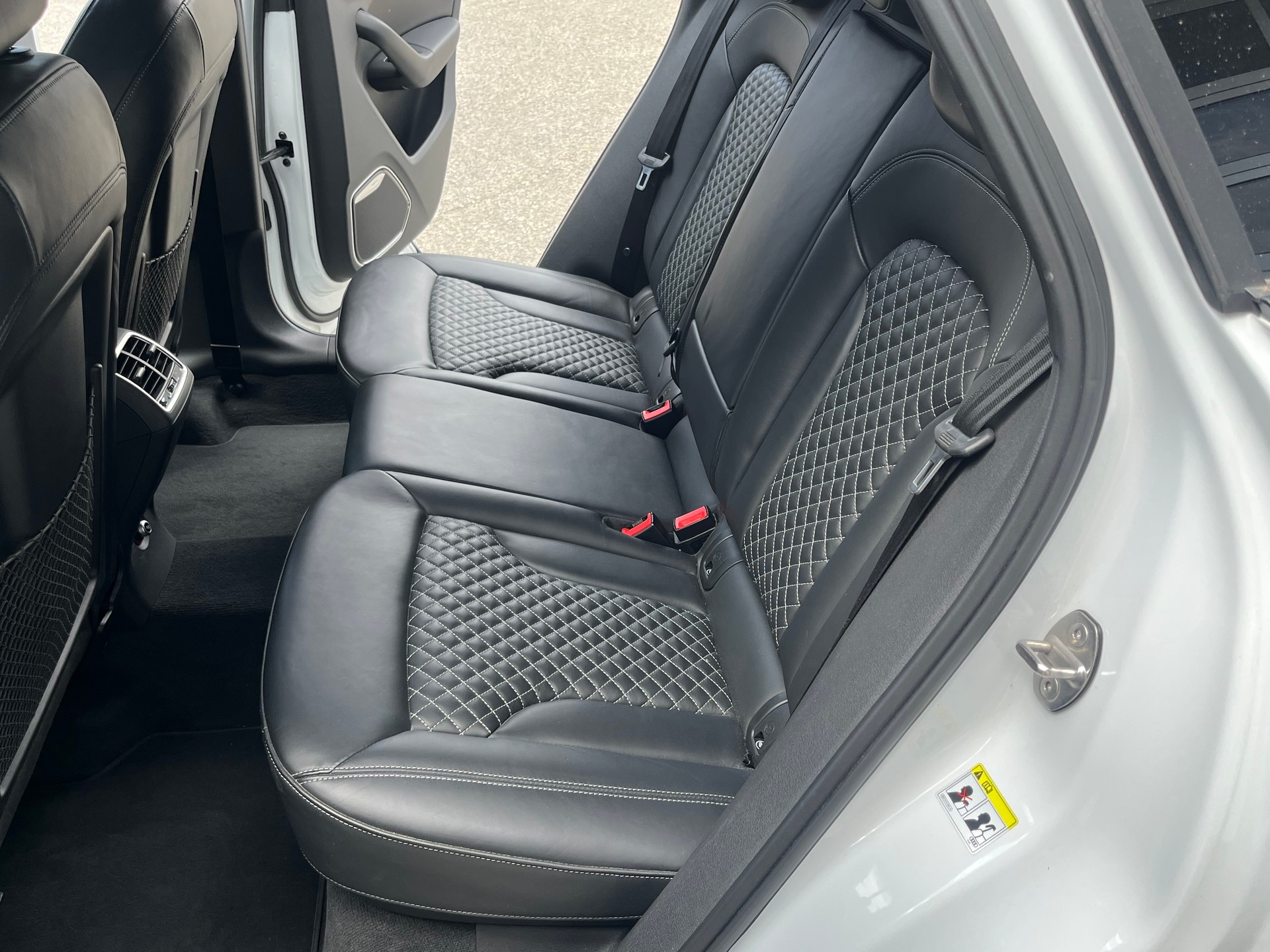 AUDI RS Q3 2.5 TFSI performance quattro S-tronic-image-9