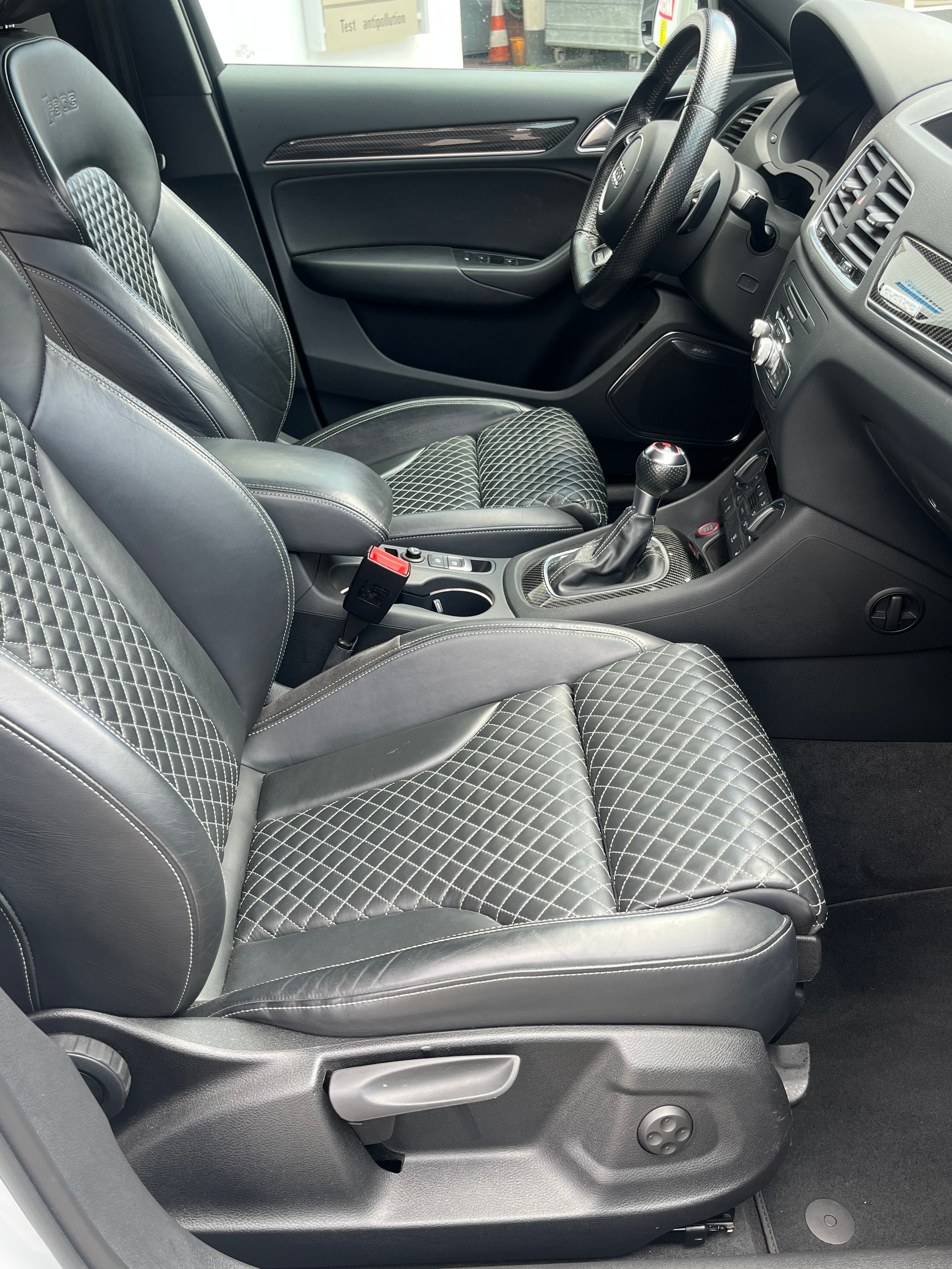 AUDI RS Q3 2.5 TFSI performance quattro S-tronic-image-7