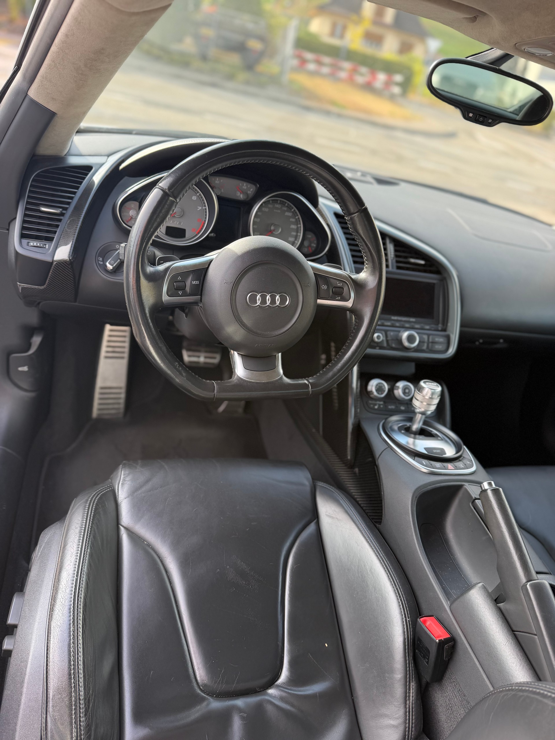 AUDI R8 Quattro Coupé 4.2-image-13
