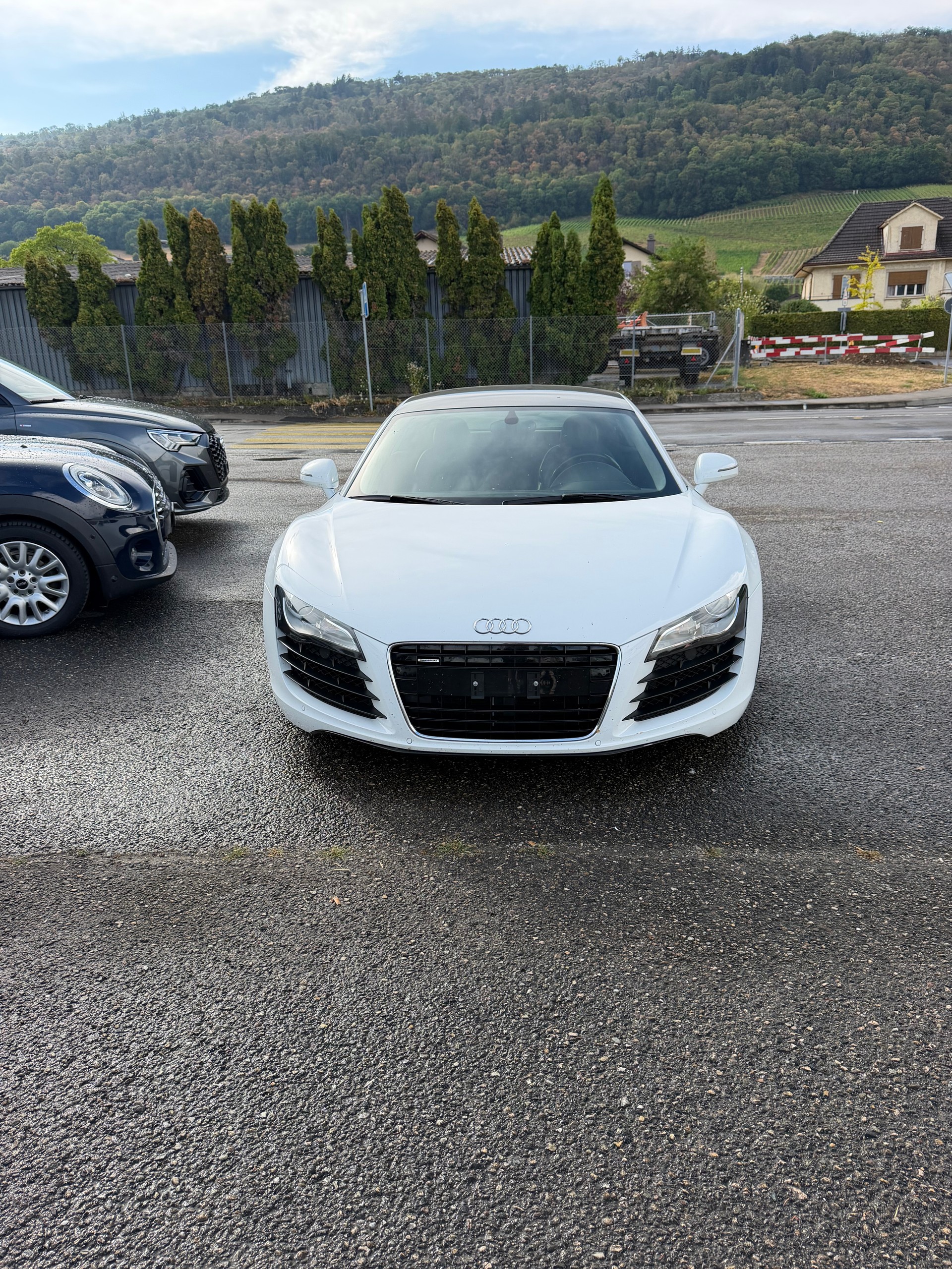 AUDI R8 Quattro Coupé 4.2-image-1