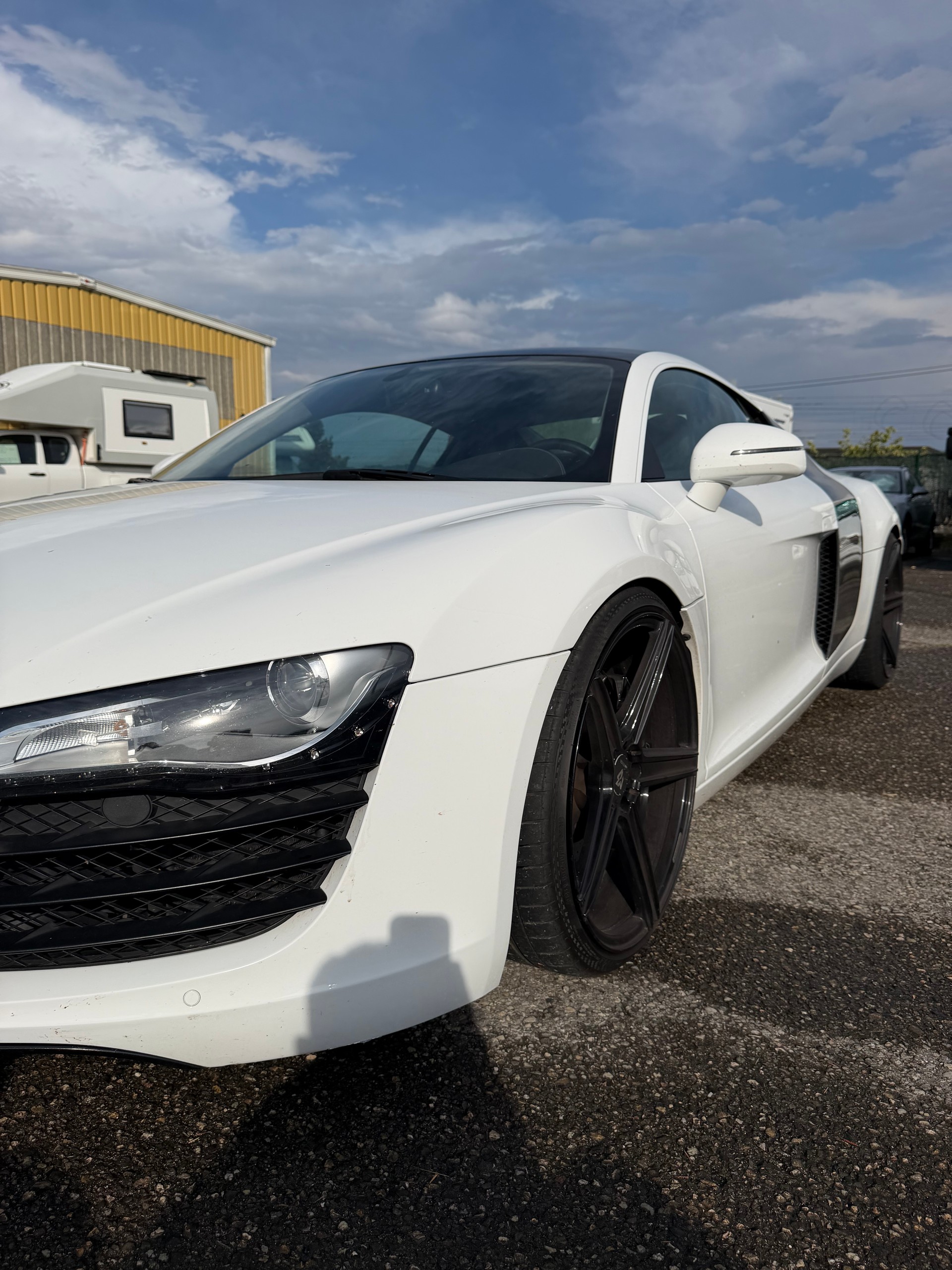 AUDI R8 Quattro Coupé 4.2-image-8