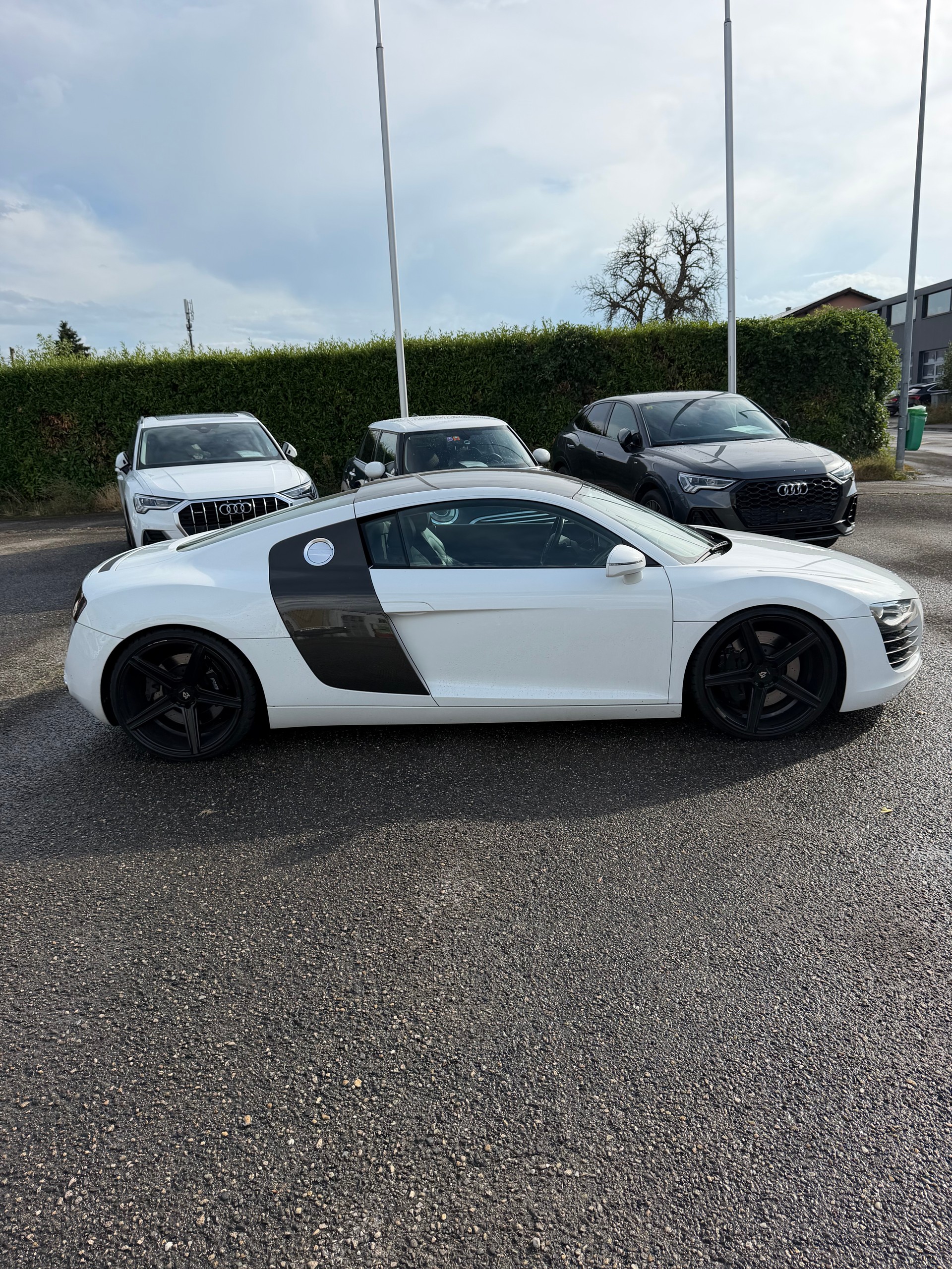 AUDI R8 Quattro Coupé 4.2-image-3