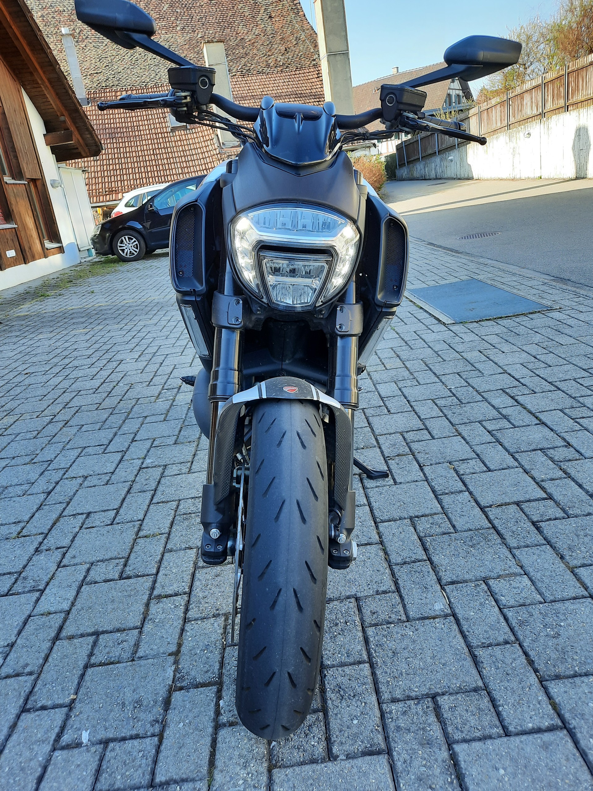 DUCATI Diavel 1200 Carbon Red-image-6