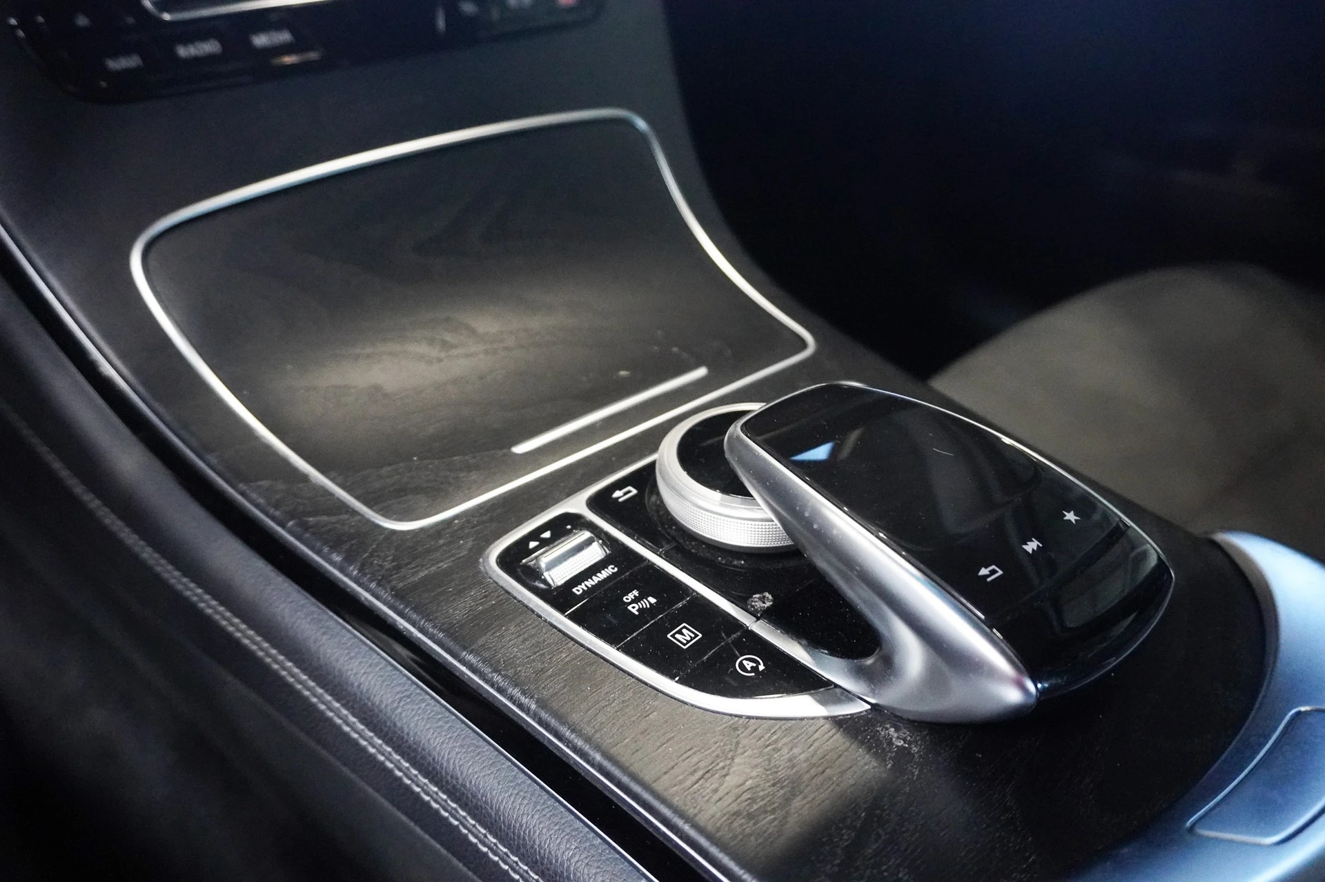MERCEDES-BENZ GLC 250 d AMG Line 4Matic 9G-Tronic-image-8
