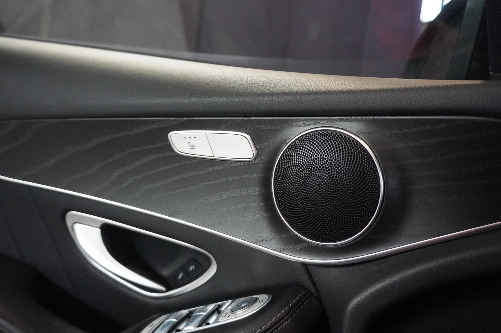 MERCEDES-BENZ GLC 250 d AMG Line 4Matic 9G-Tronic-image-9