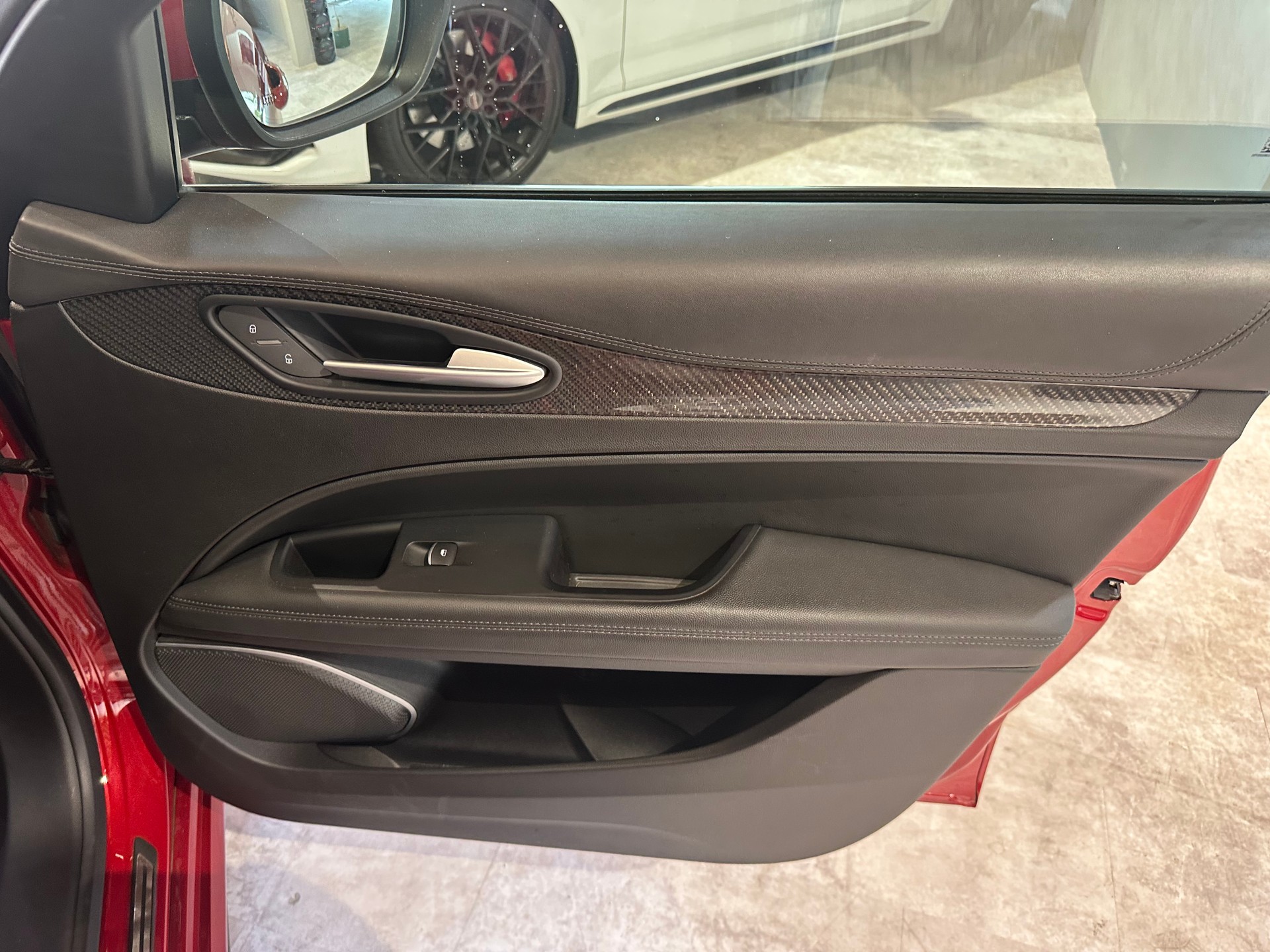 ALFA ROMEO Stelvio 2.9 V6 Quadrifoglio Q4 Automatic/1. Jahr Garantie/8 x 20 Zoll Alu uvm.-image-18