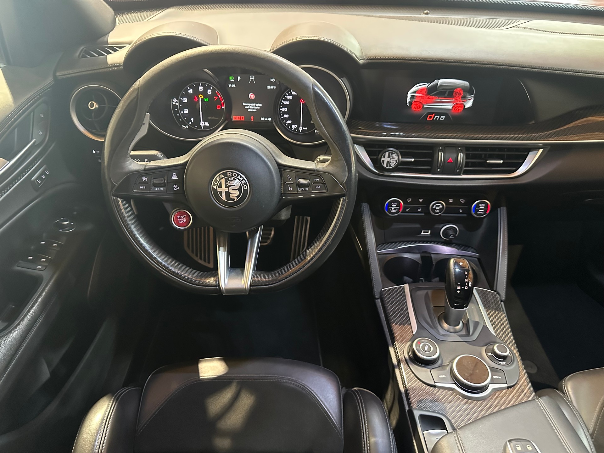 ALFA ROMEO Stelvio 2.9 V6 Quadrifoglio Q4 Automatic/1. Jahr Garantie/8 x 20 Zoll Alu uvm.-image-15