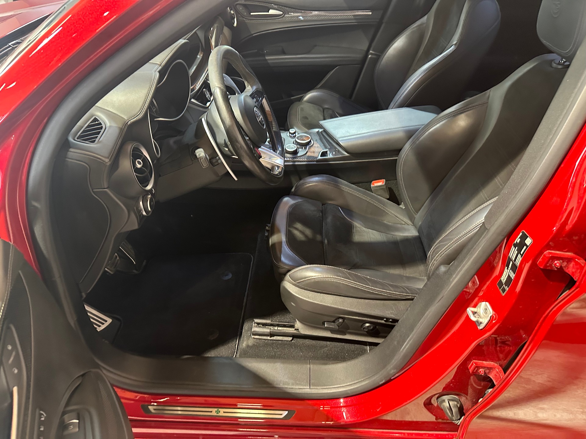 ALFA ROMEO Stelvio 2.9 V6 Quadrifoglio Q4 Automatic/1. Jahr Garantie/8 x 20 Zoll Alu uvm.-image-11