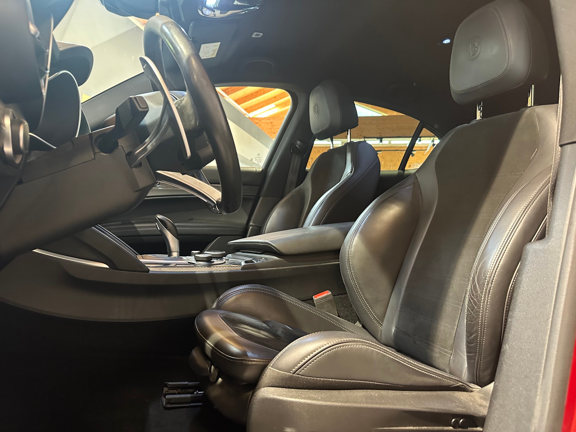 ALFA ROMEO Stelvio 2.9 V6 Quadrifoglio Q4 Automatic/1. Jahr Garantie/8 x 20 Zoll Alu uvm.-image-12