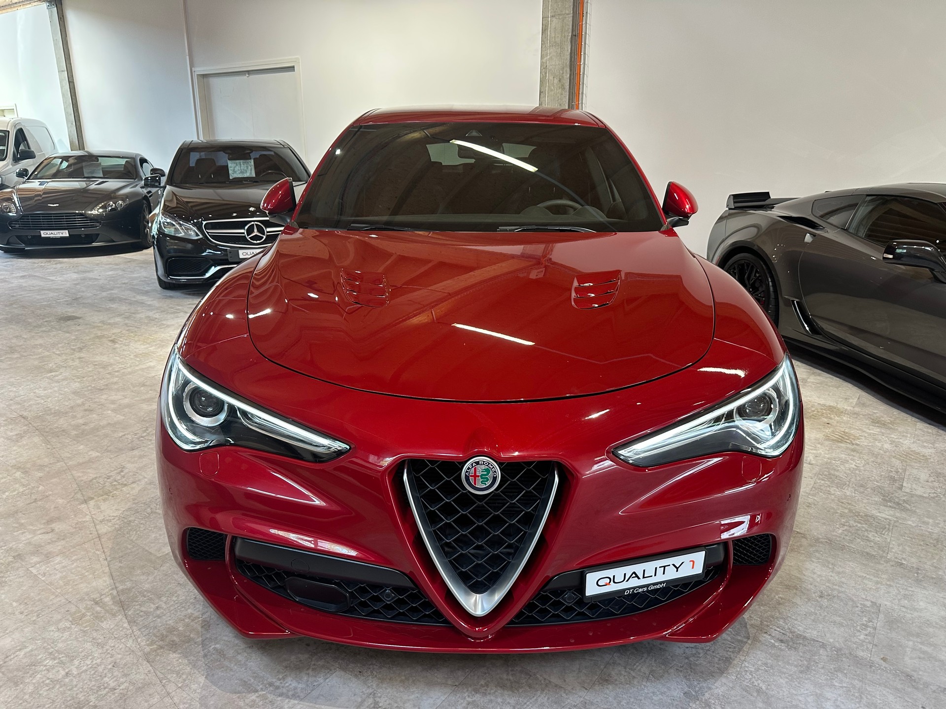 ALFA ROMEO Stelvio 2.9 V6 Quadrifoglio Q4 Automatic/1. Jahr Garantie/8 x 20 Zoll Alu uvm.-image-1