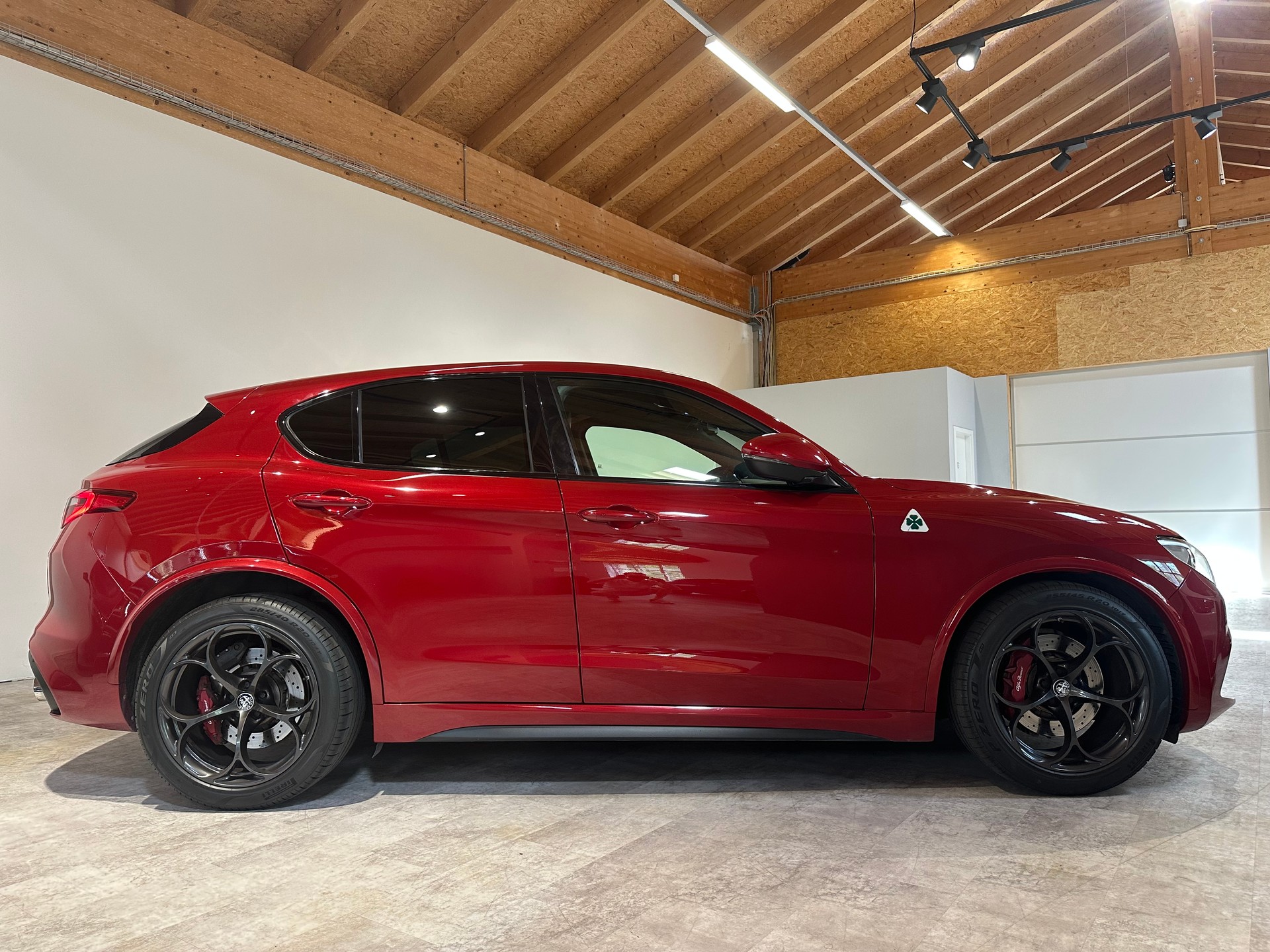 ALFA ROMEO Stelvio 2.9 V6 Quadrifoglio Q4 Automatic/1. Jahr Garantie/8 x 20 Zoll Alu uvm.-image-7