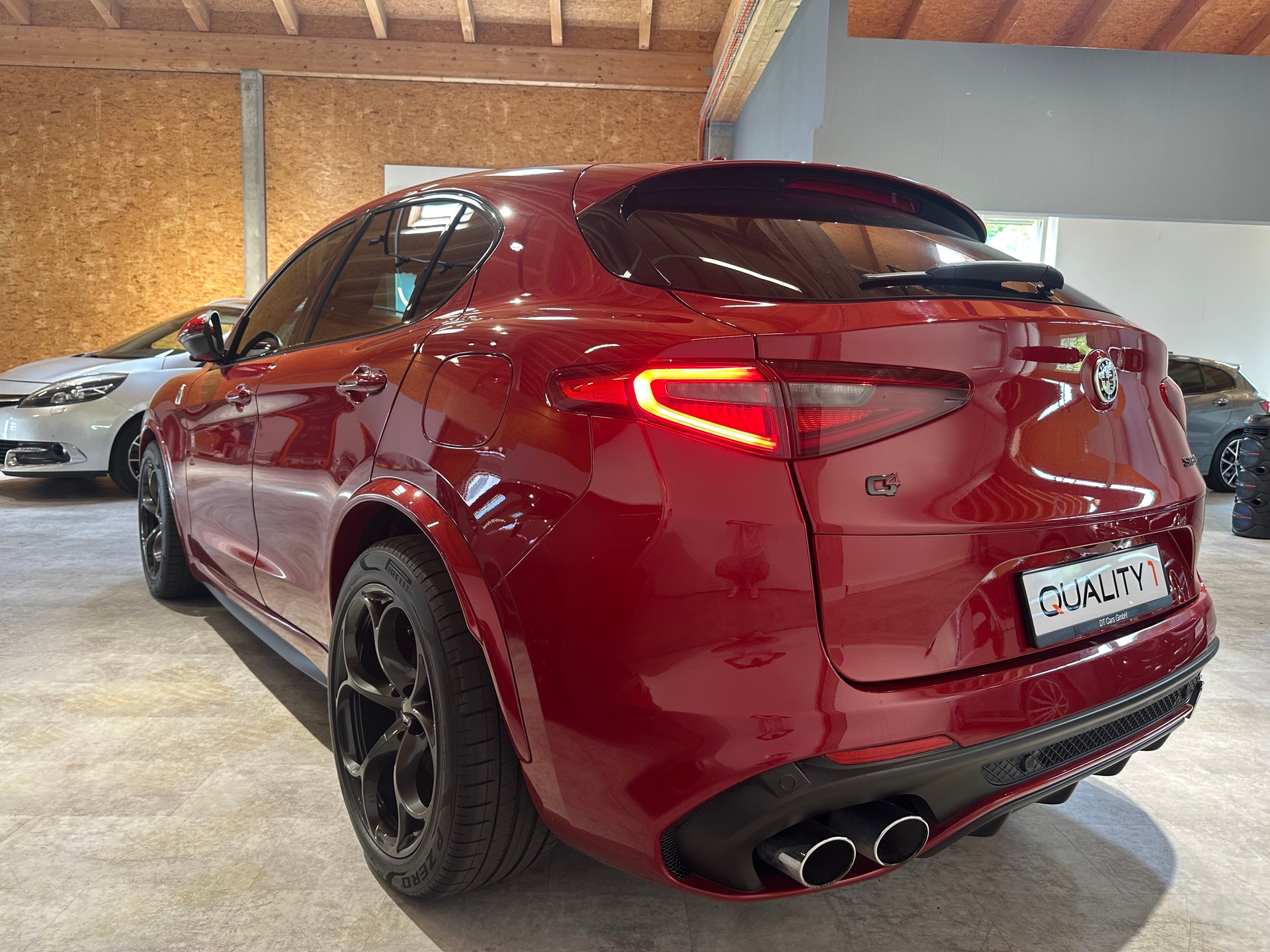 ALFA ROMEO Stelvio 2.9 V6 Quadrifoglio Q4 Automatic/1. Jahr Garantie/8 x 20 Zoll Alu uvm.-image-3