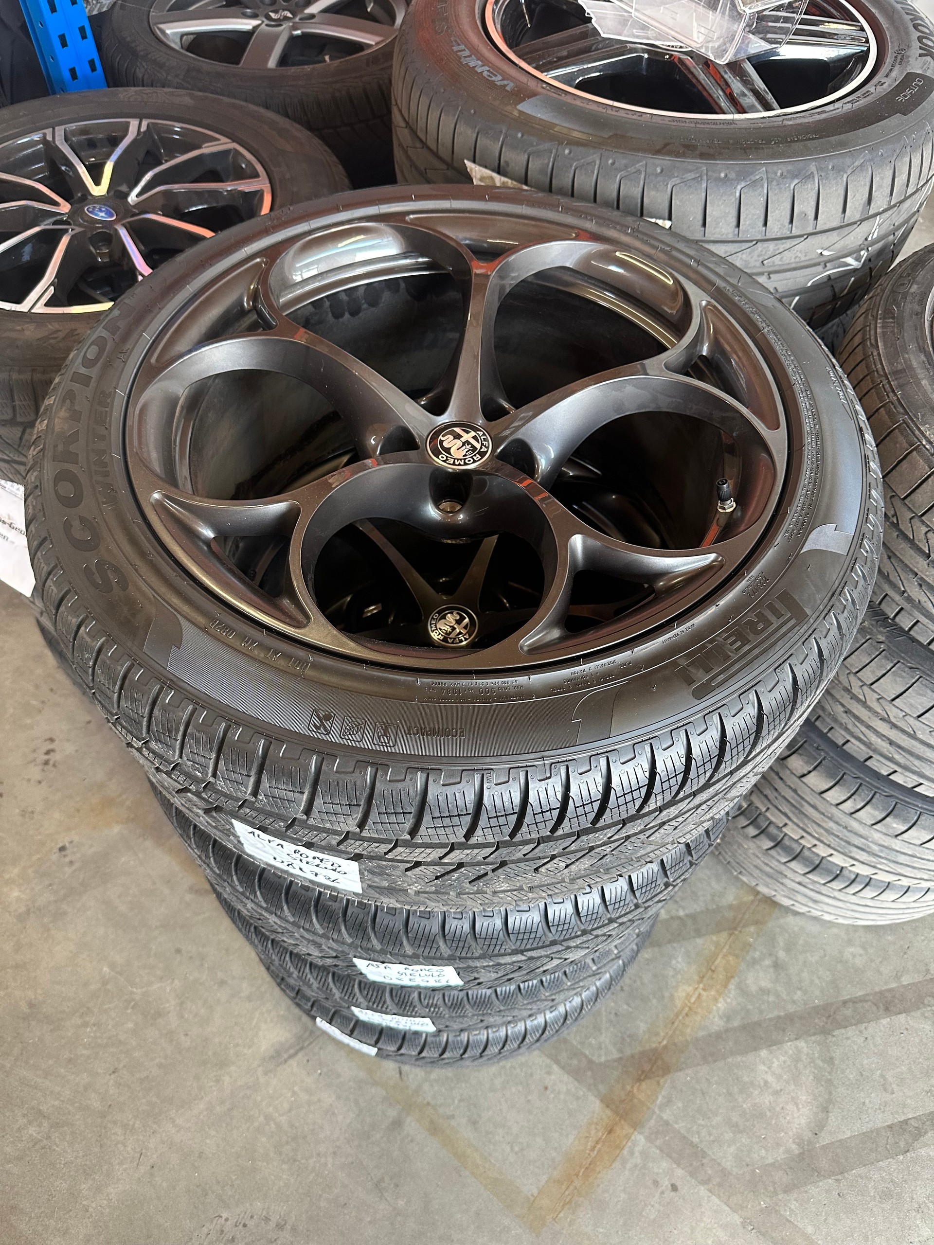 ALFA ROMEO Stelvio 2.9 V6 Quadrifoglio Q4 Automatic/1. Jahr Garantie/8 x 20 Zoll Alu uvm.-image-24
