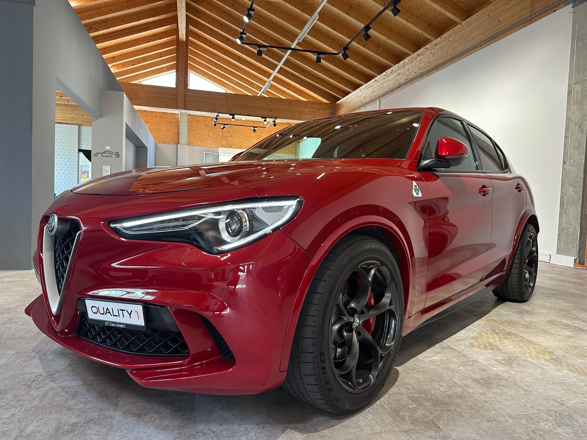 ALFA ROMEO Stelvio 2.9 V6 Quadrifoglio Q4 Automatic/1. Jahr Garantie/8 x 20 Zoll Alu uvm.-image-0