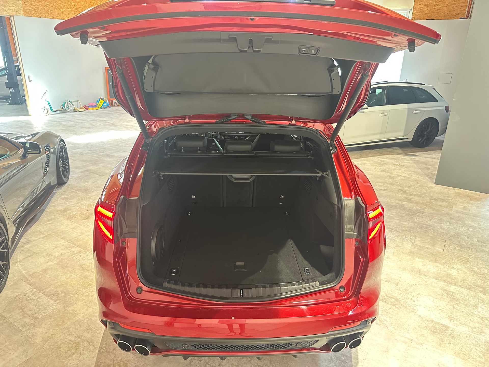 ALFA ROMEO Stelvio 2.9 V6 Quadrifoglio Q4 Automatic/1. Jahr Garantie/8 x 20 Zoll Alu uvm.-image-5