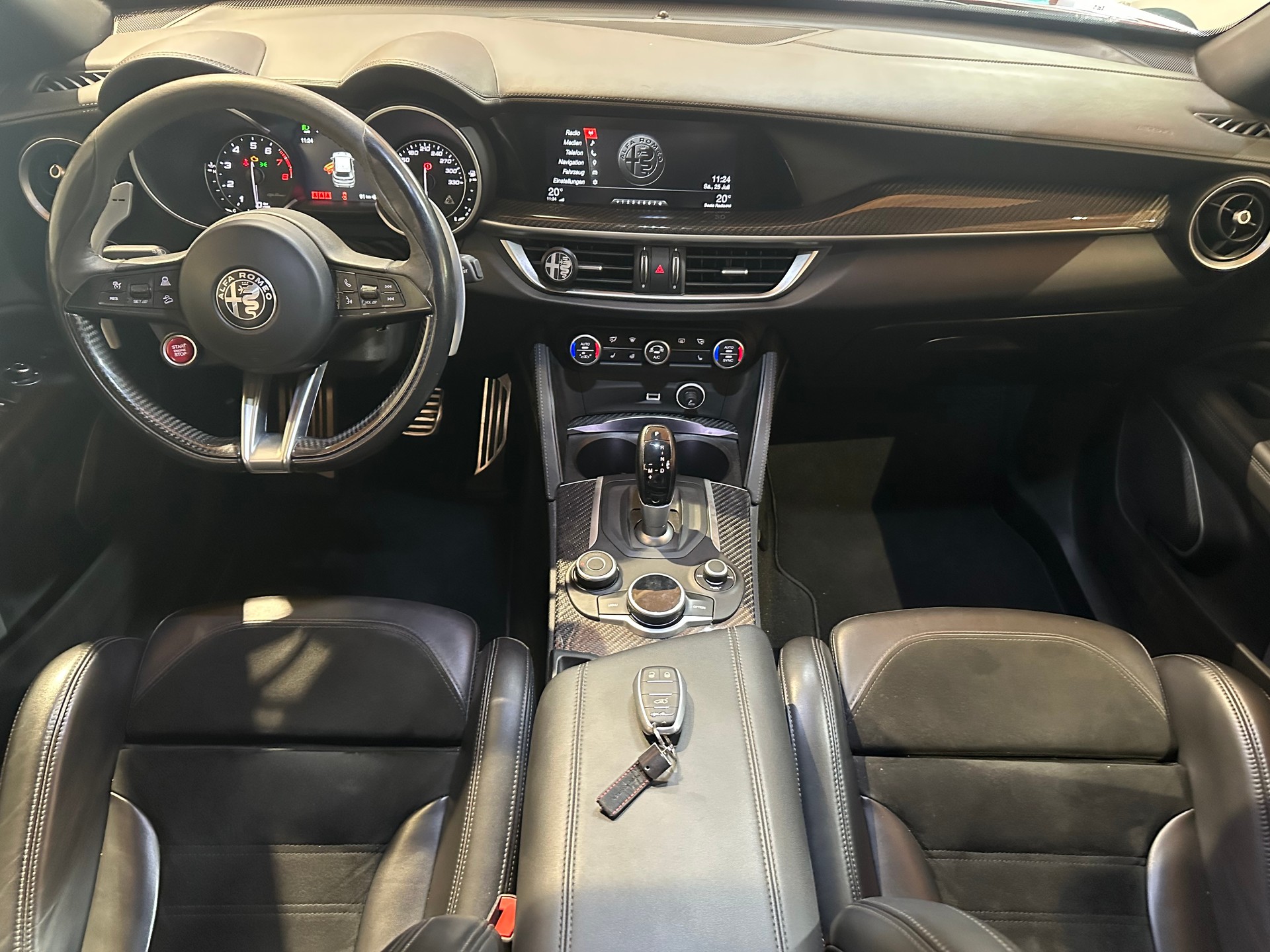 ALFA ROMEO Stelvio 2.9 V6 Quadrifoglio Q4 Automatic/1. Jahr Garantie/8 x 20 Zoll Alu uvm.-image-14
