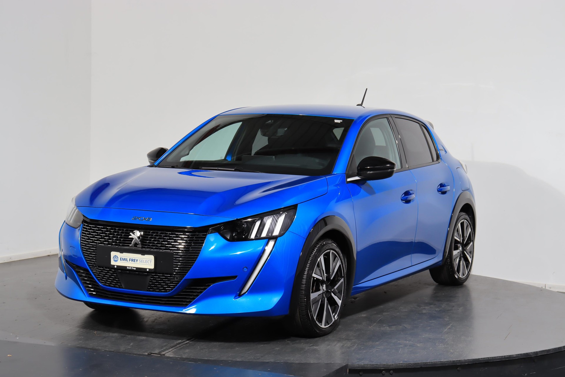 PEUGEOT 208 1.2 PureTech 130 GT Line-image-0