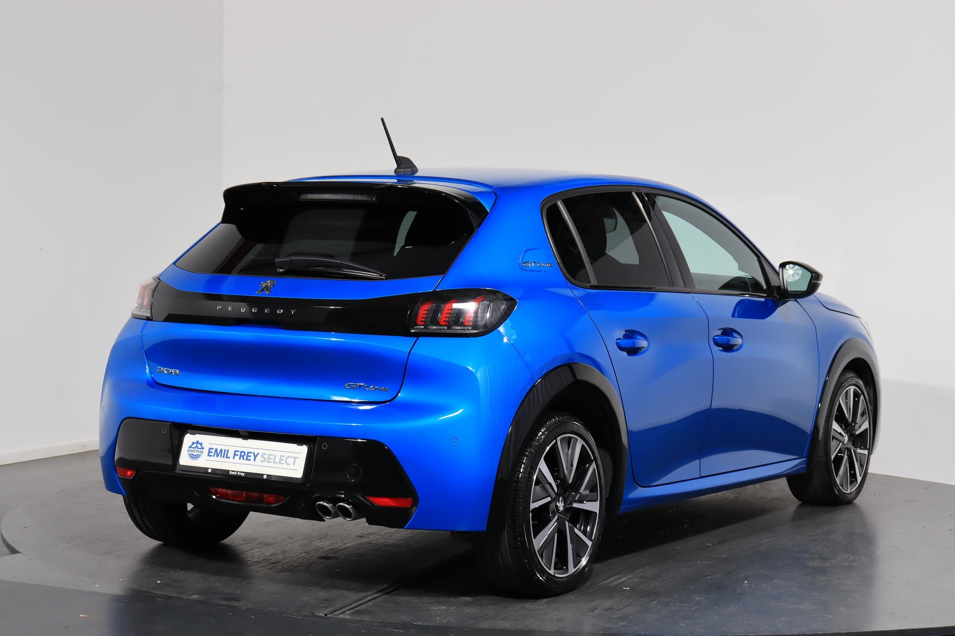 PEUGEOT 208 1.2 PureTech 130 GT Line-image-2