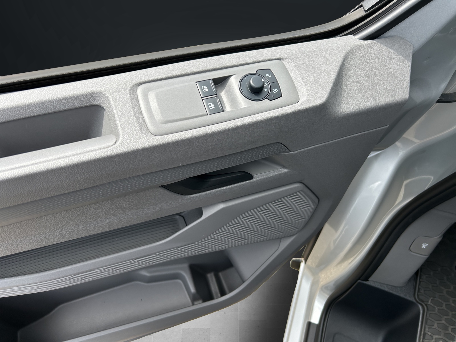 VW Transporter 2.0 TDI 4Motion Lang Automat * Heckflügeltüren *-image-17