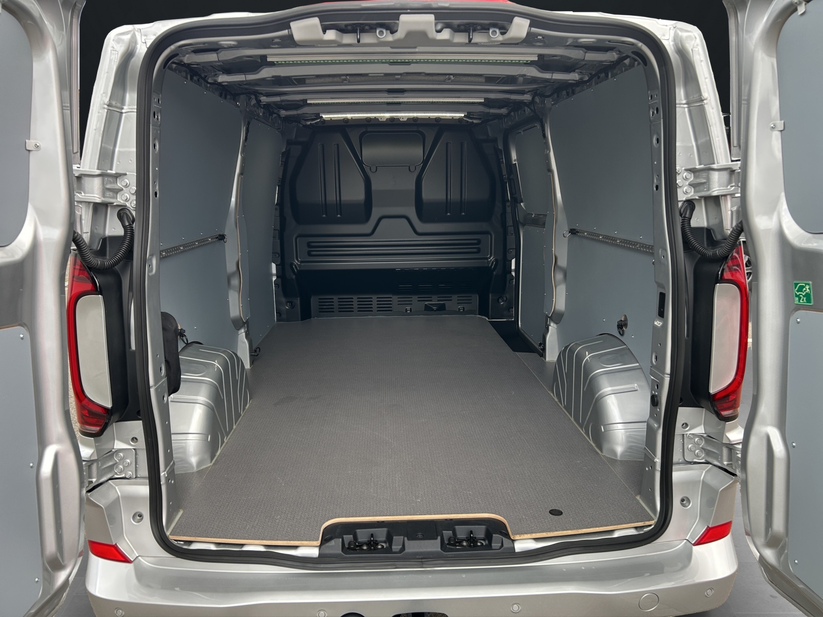 VW Transporter 2.0 TDI 4Motion Lang Automat * Heckflügeltüren *-image-9