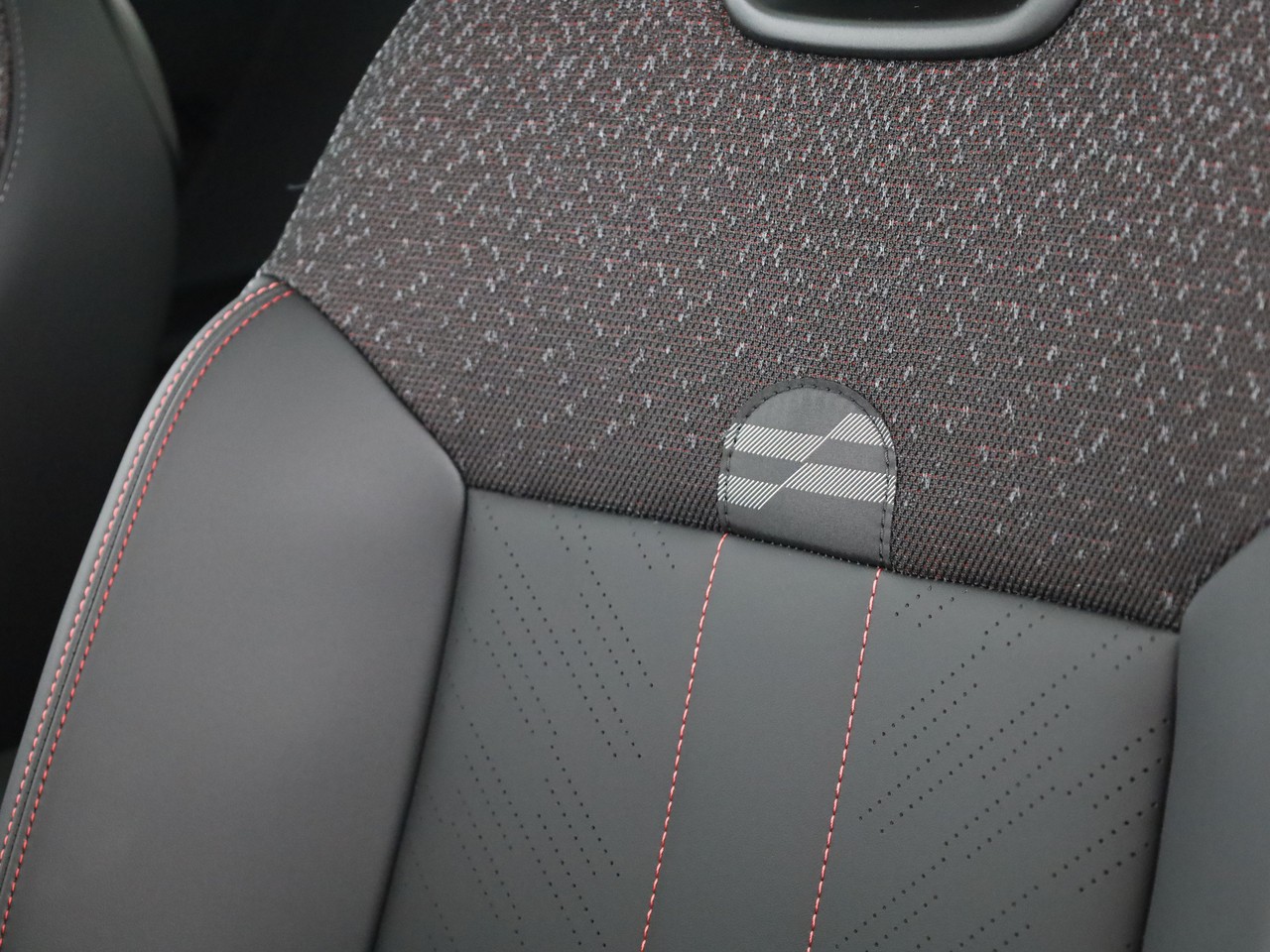 MINI Cooper John Cooper Works DKG-image-12