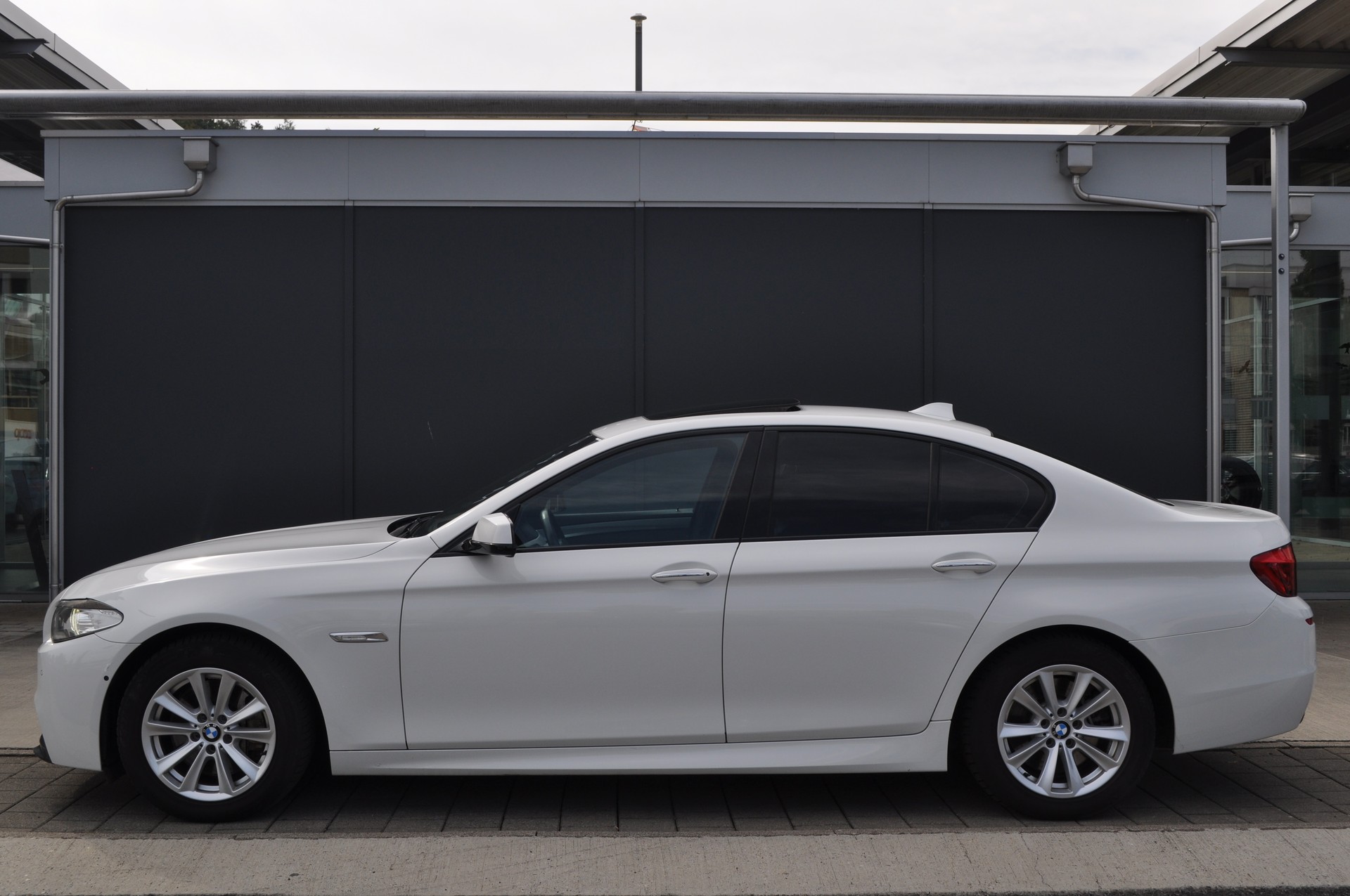 BMW 535d xDrive-image-2
