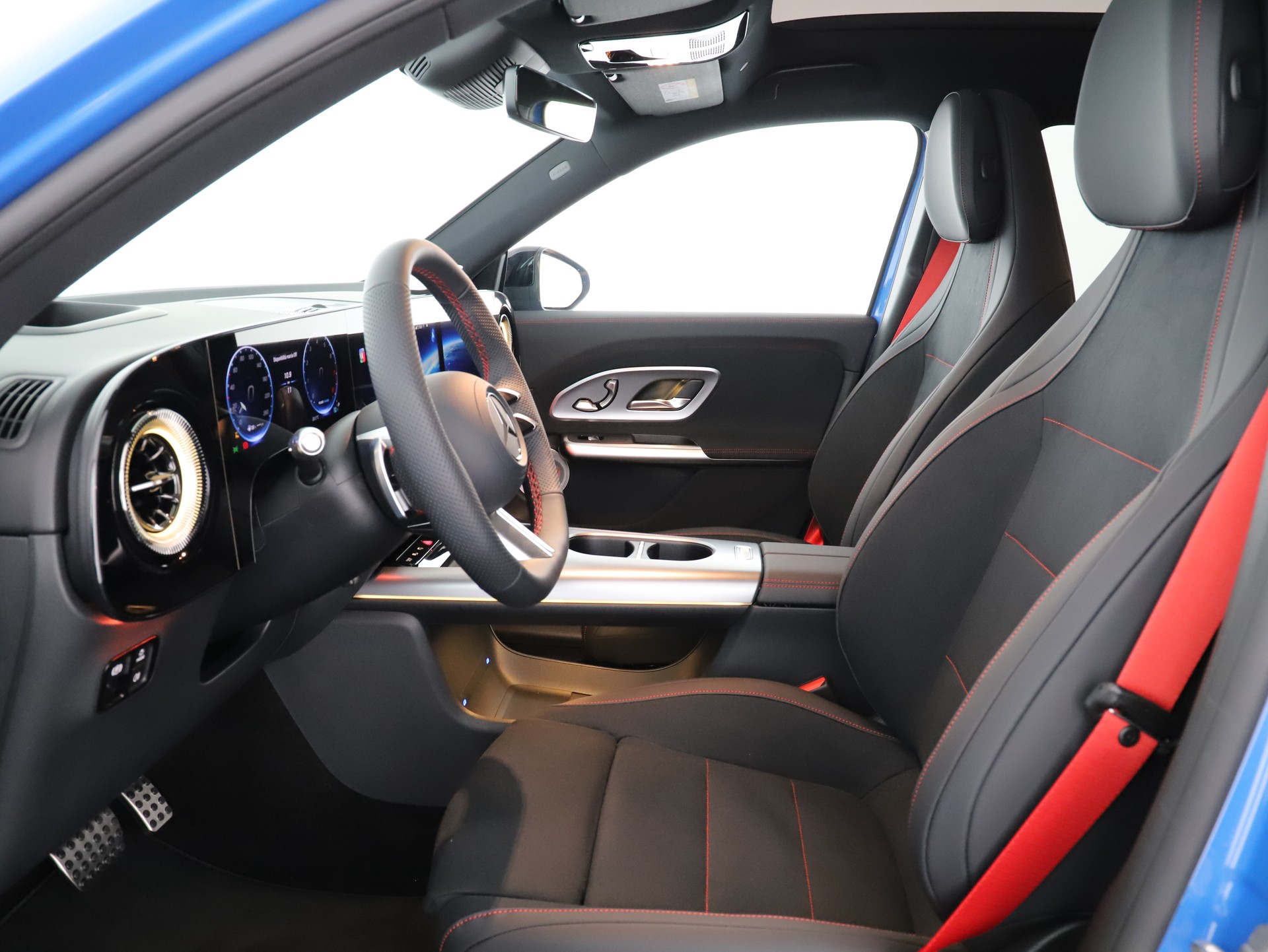MERCEDES-BENZ GLB 220 4Matic 8G-Tronic-image-9
