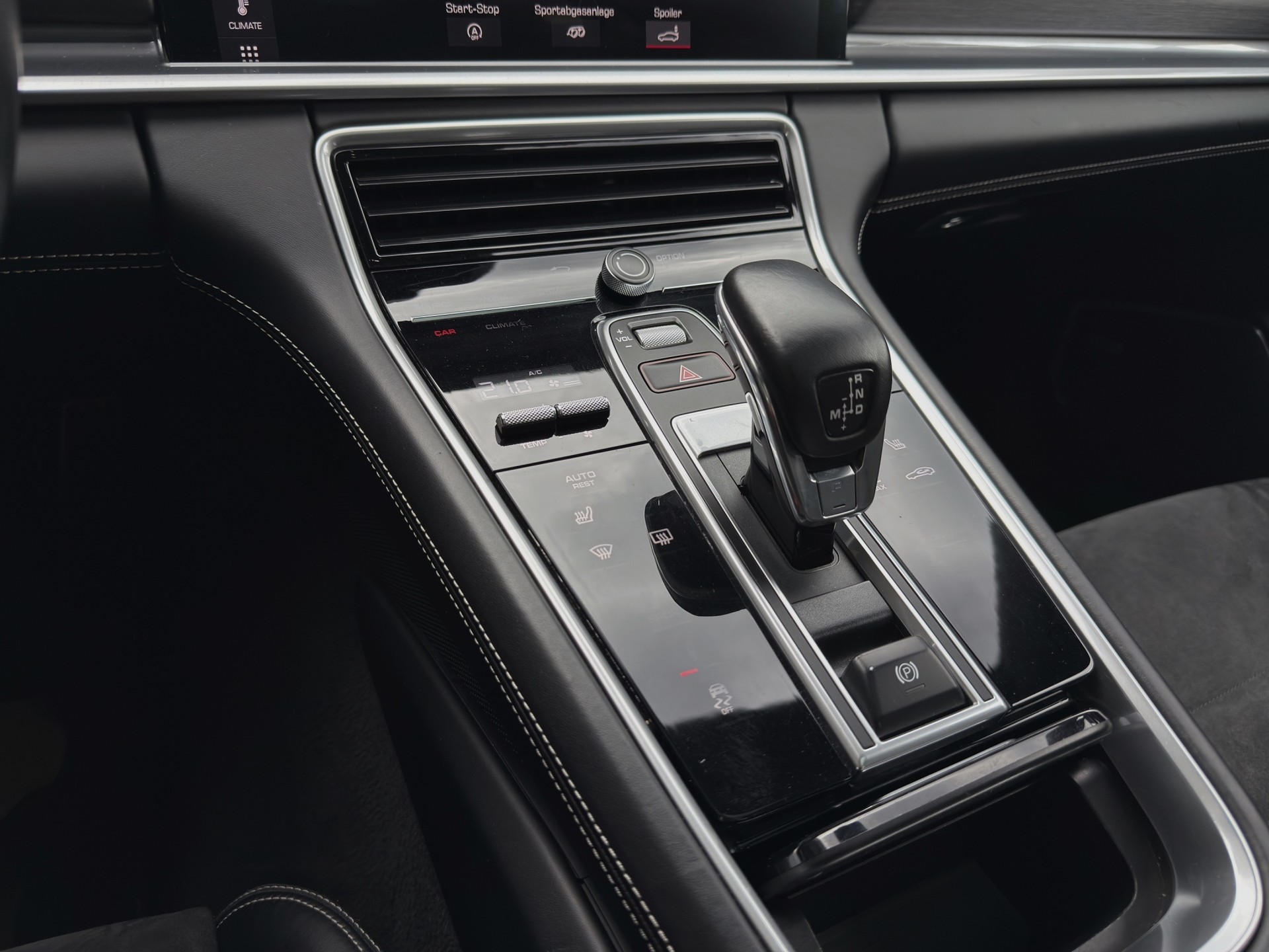 PORSCHE Panamera GTS Sport Turismo PDK-image-14