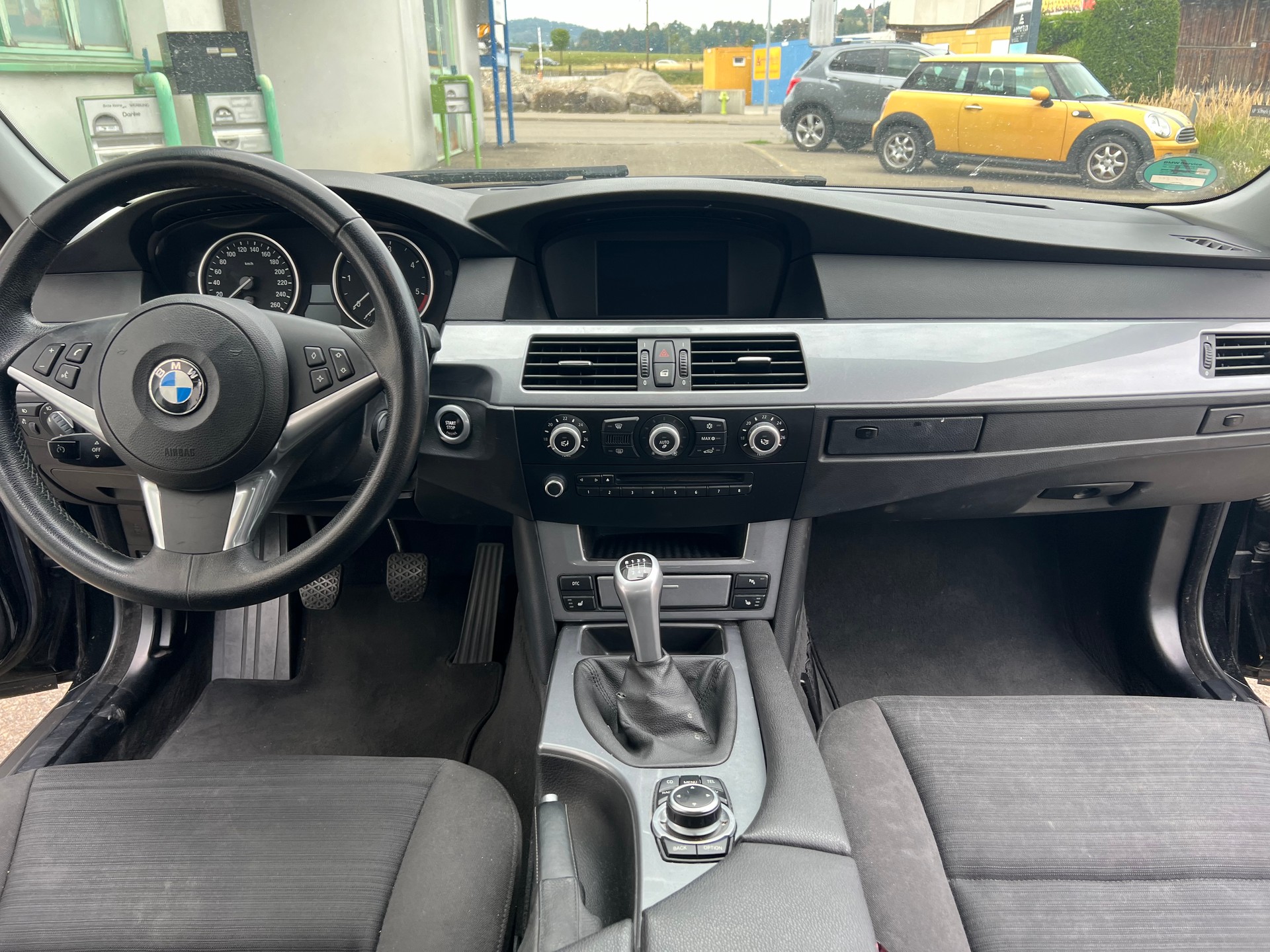 BMW 520d Touring-image-6