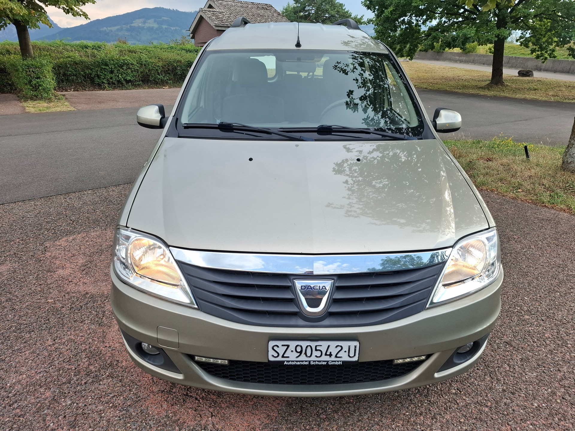 DACIA Logan 1.6 16V-image-1