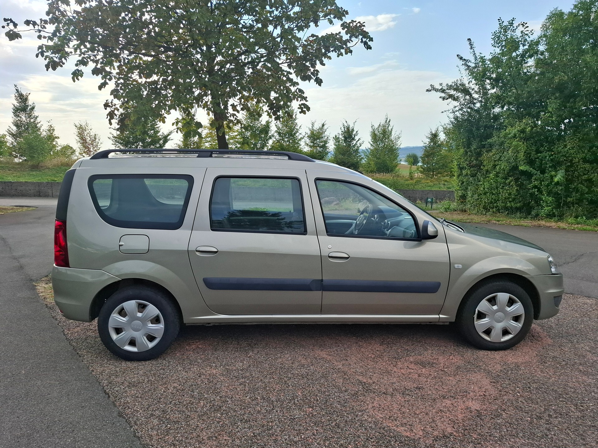 DACIA Logan 1.6 16V-image-6