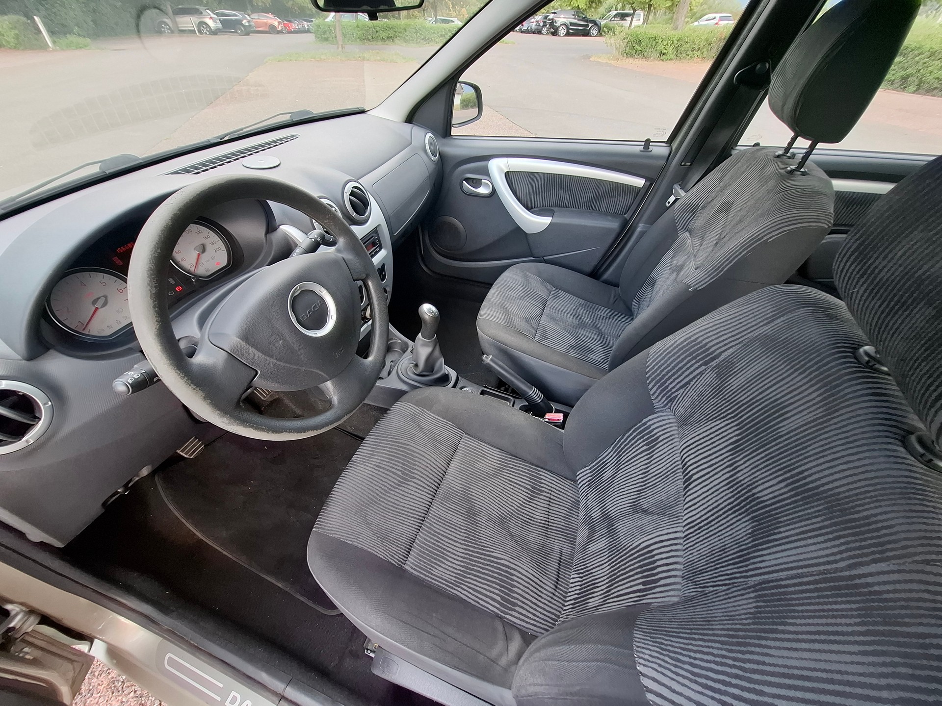 DACIA Logan 1.6 16V-image-10