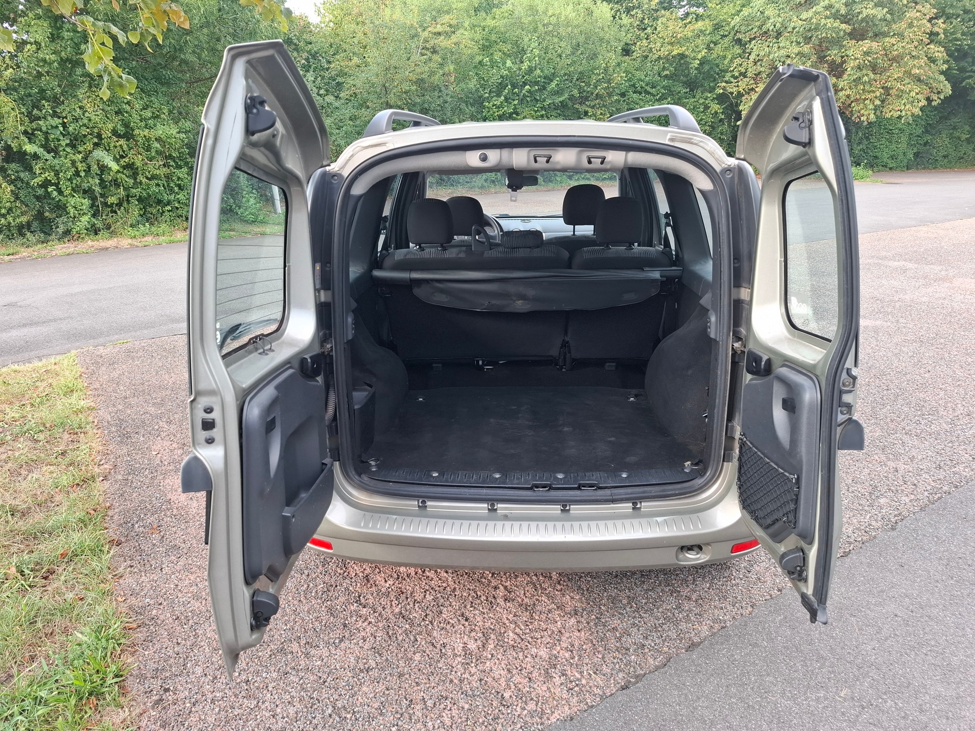 DACIA Logan 1.6 16V-image-8