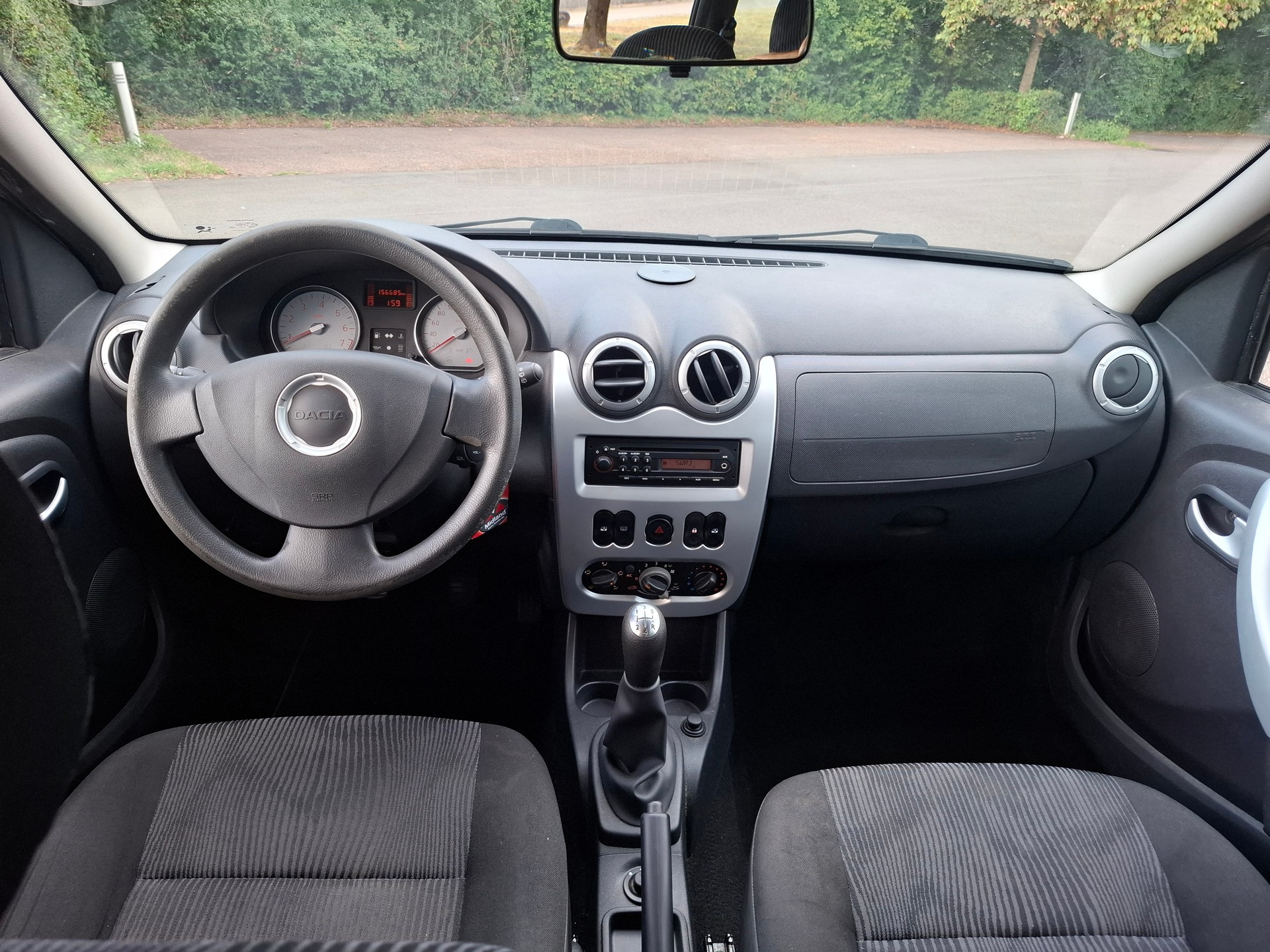 DACIA Logan 1.6 16V-image-9