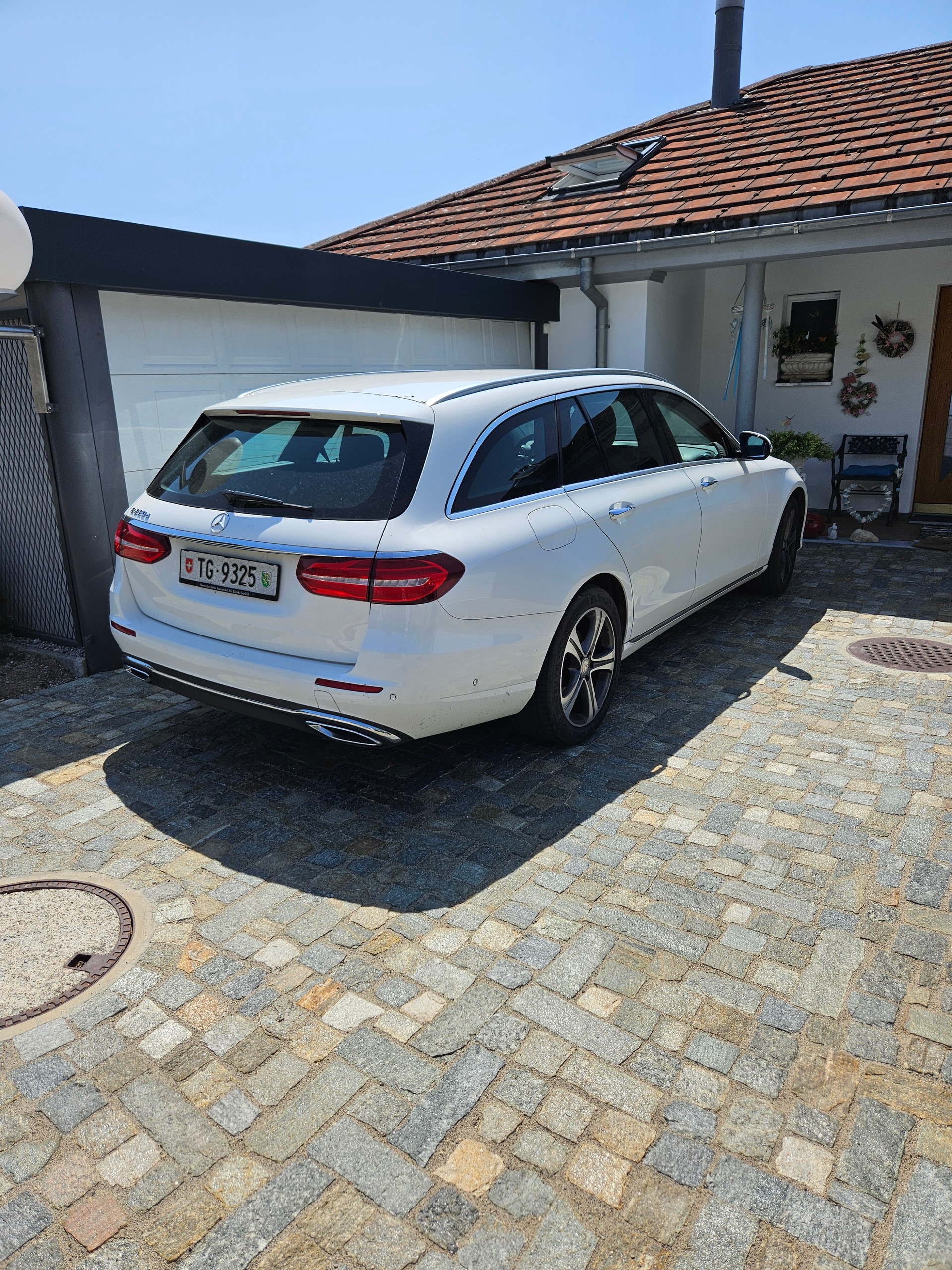 MERCEDES-BENZ E 220 d-image-2