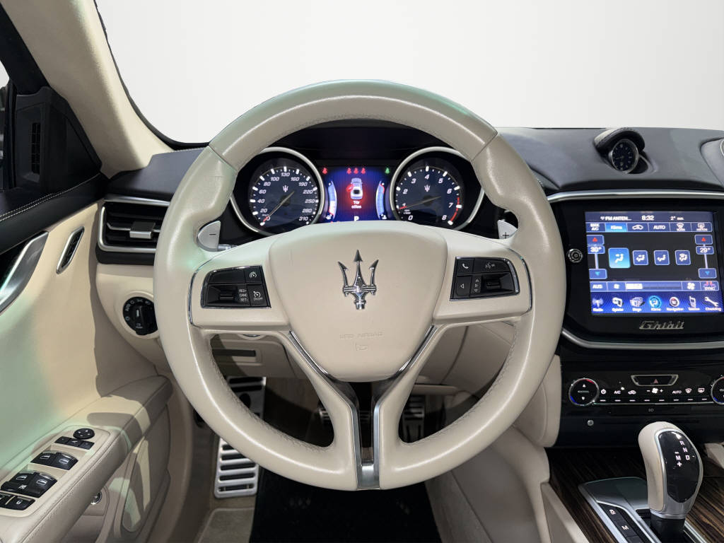 MASERATI Ghibli 3.0 V6 S Q4-image-9