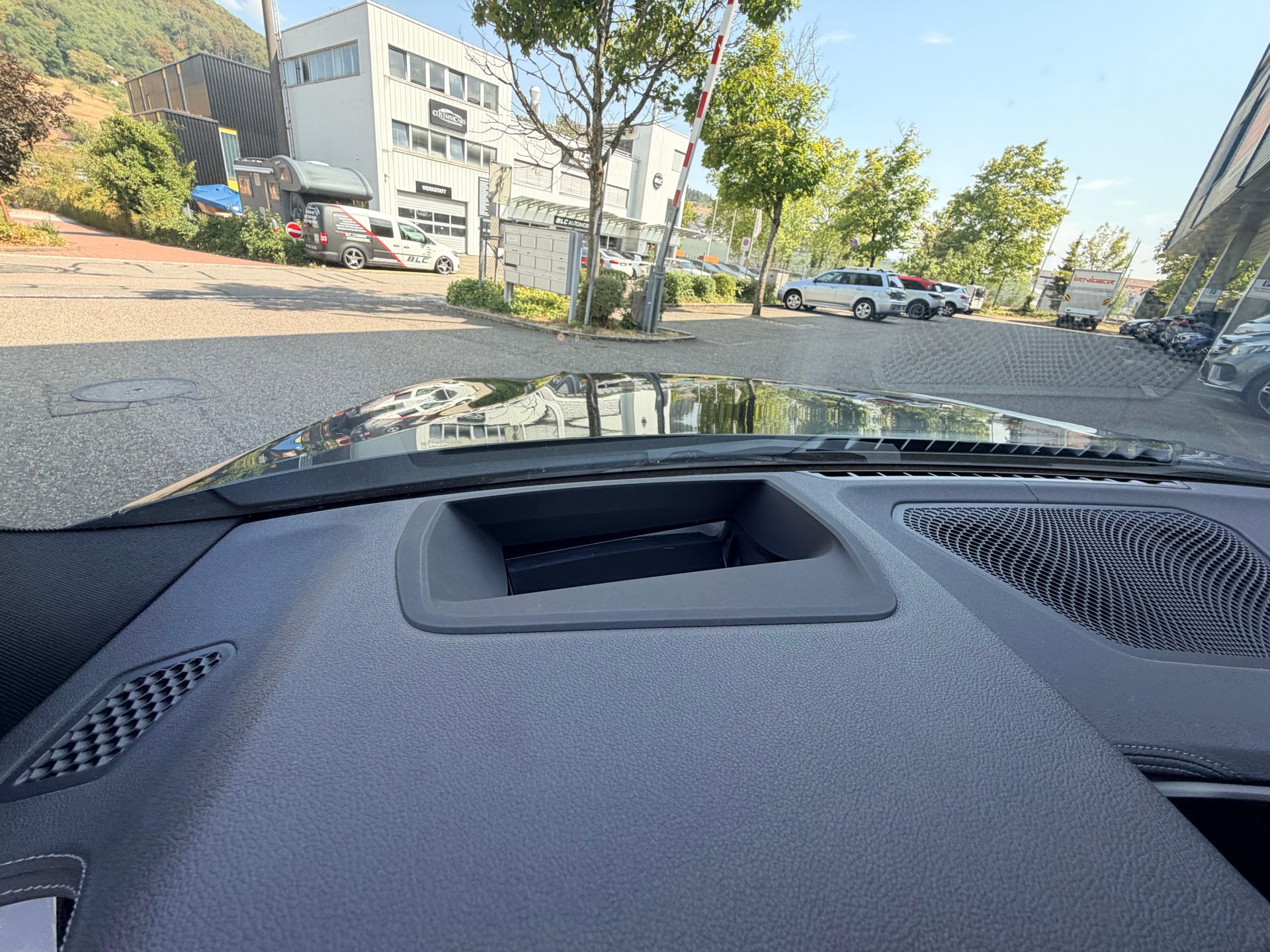 BMW 320d xDrive 48V Touring M Sport Steptronic-image-15