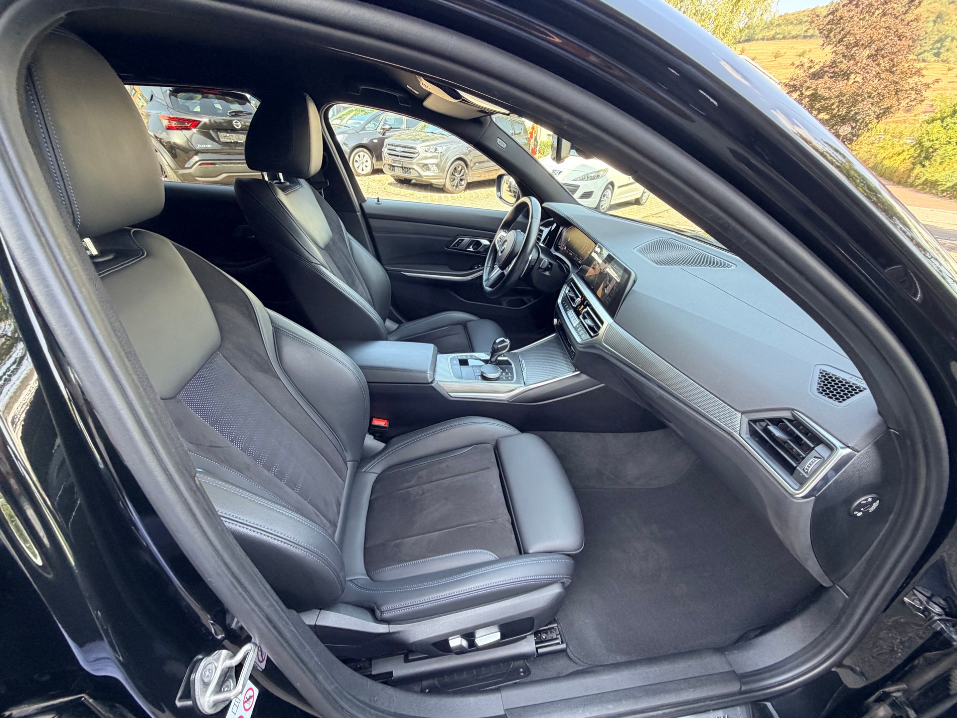 BMW 320d xDrive 48V Touring M Sport Steptronic-image-8