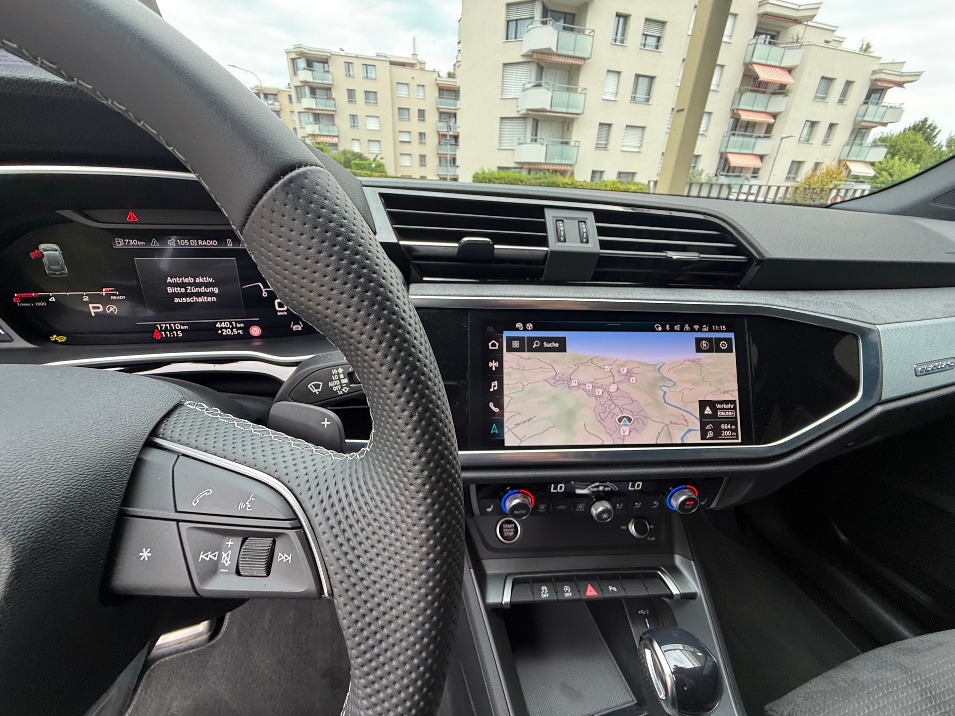 AUDI Q3 40 TDI S line quattro S-tronic-image-5