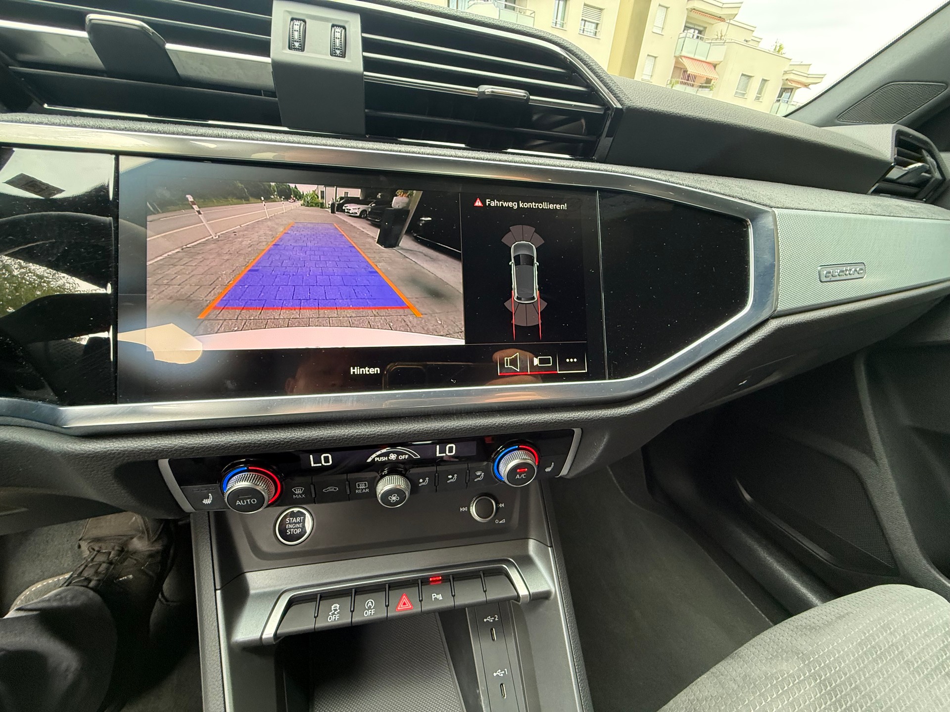 AUDI Q3 40 TDI S line quattro S-tronic-image-6