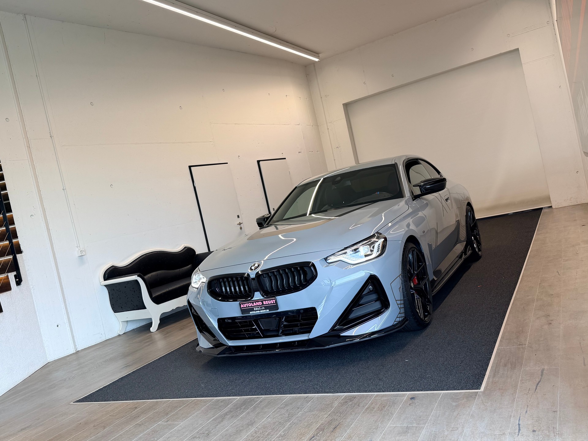 BMW M240i xDrive Steptronic-image-2
