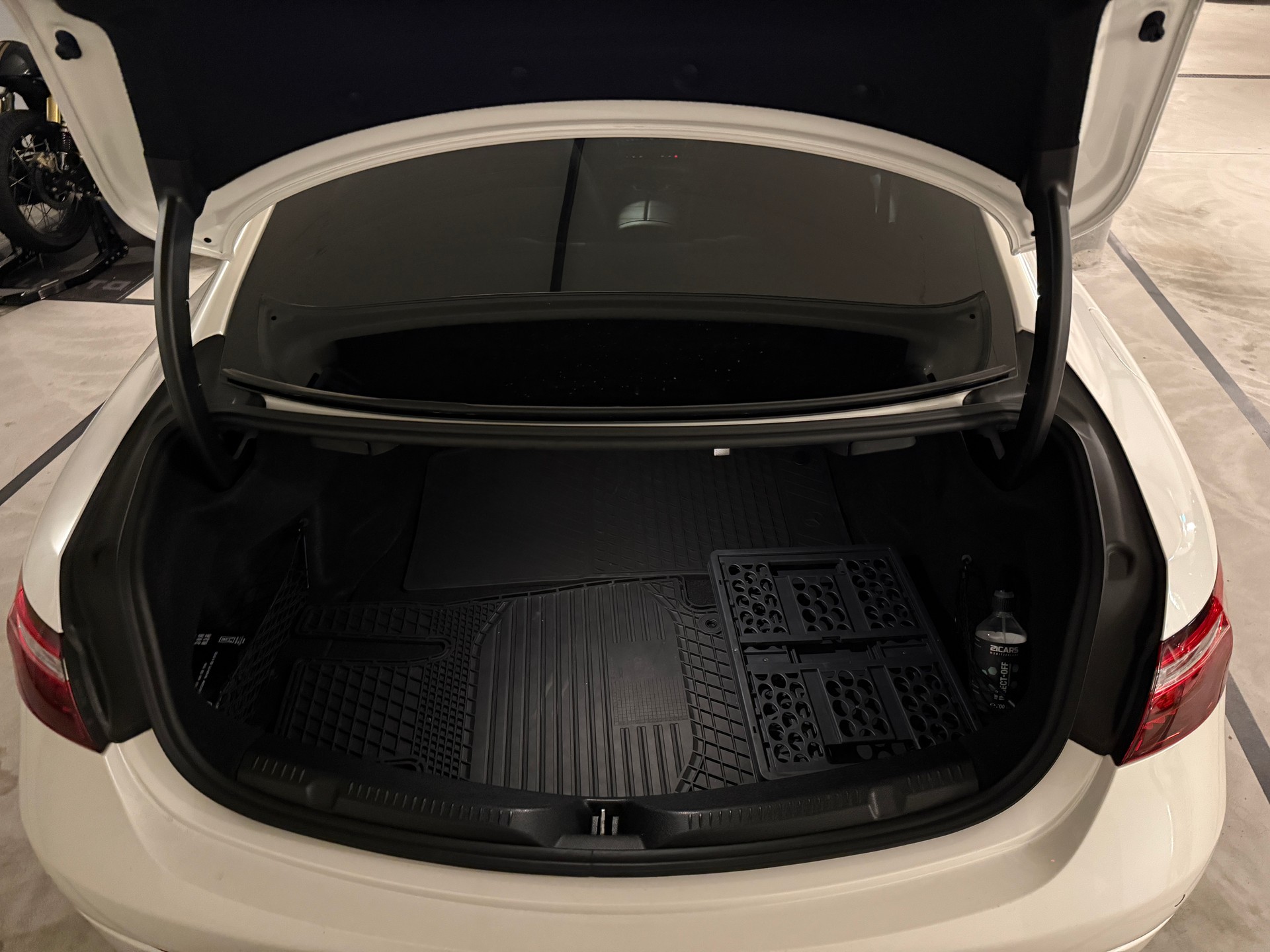 MERCEDES-BENZ E 53 AMG 4matic+ CH-Fahrzeug-image-12
