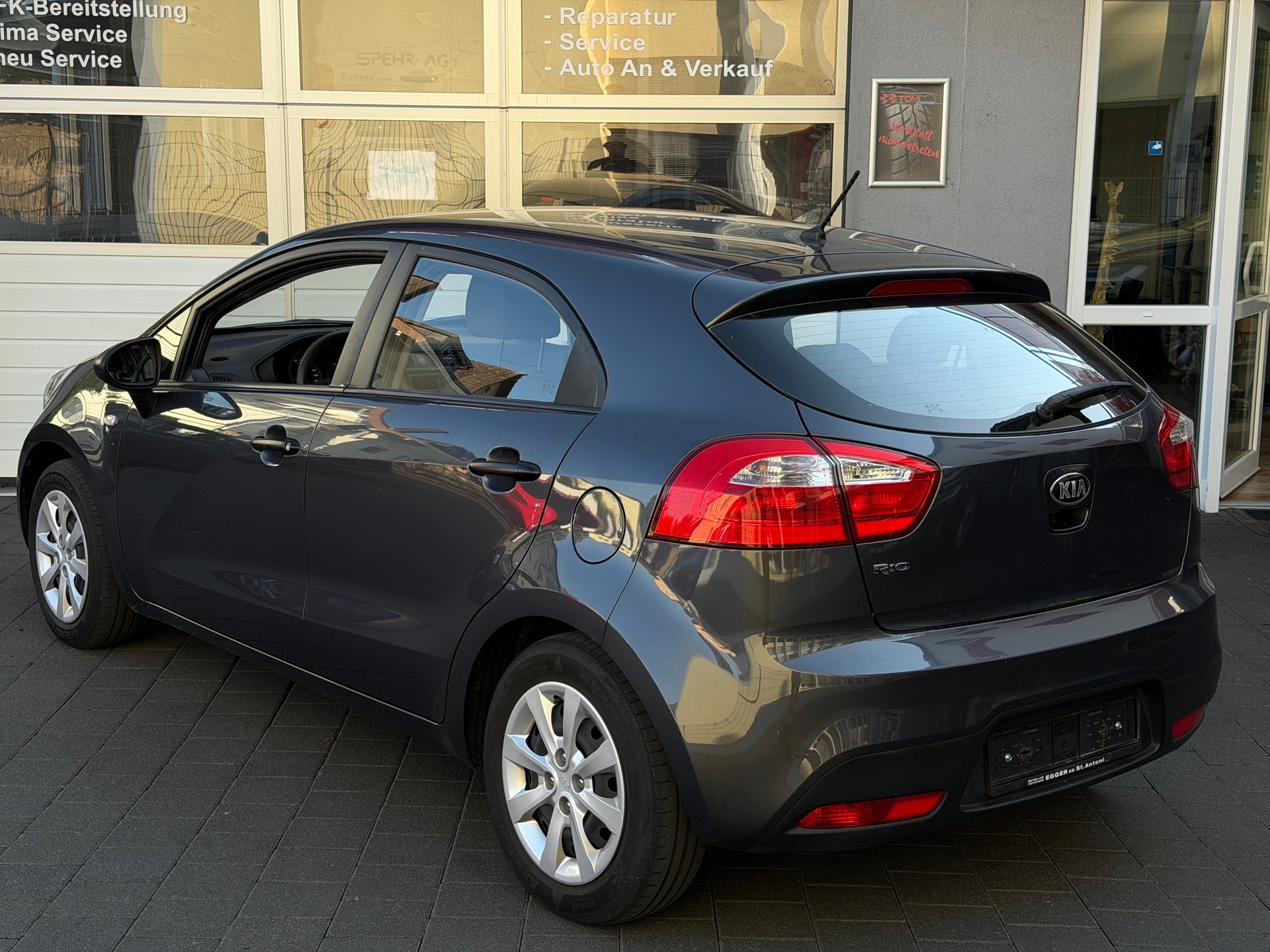 KIA Kia Rio 1.25*Ab MFK&Service*8-Fach Räder*Top Gepflegt*Sparsam&Zuverlässig*-image-8