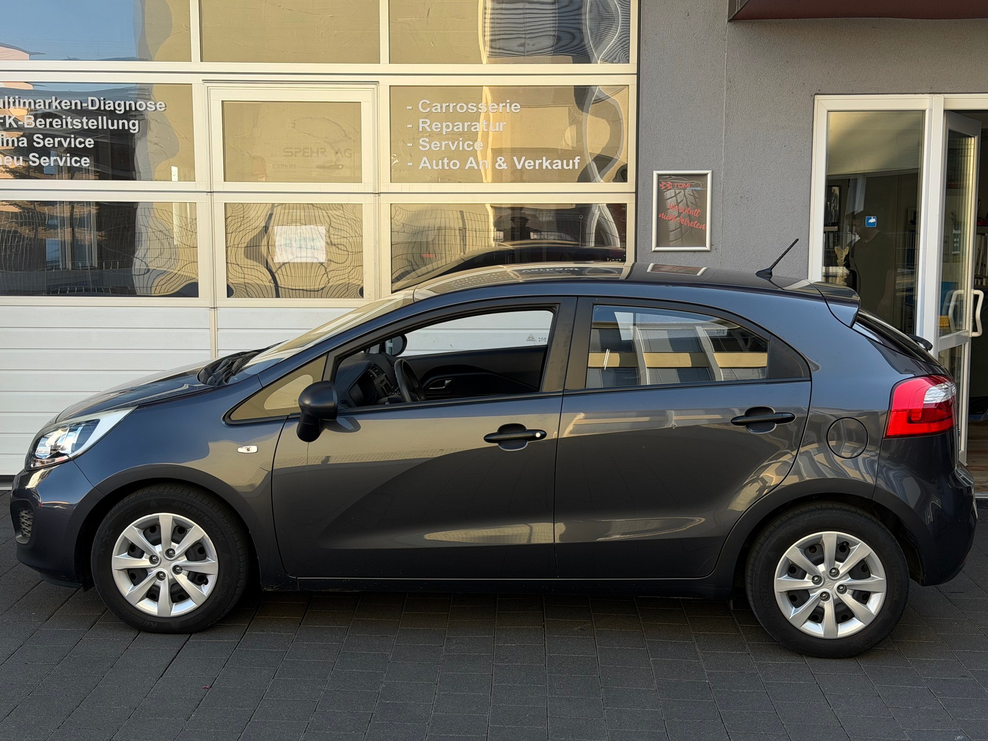 KIA Kia Rio 1.25*Ab MFK&Service*8-Fach Räder*Top Gepflegt*Sparsam&Zuverlässig*-image-3