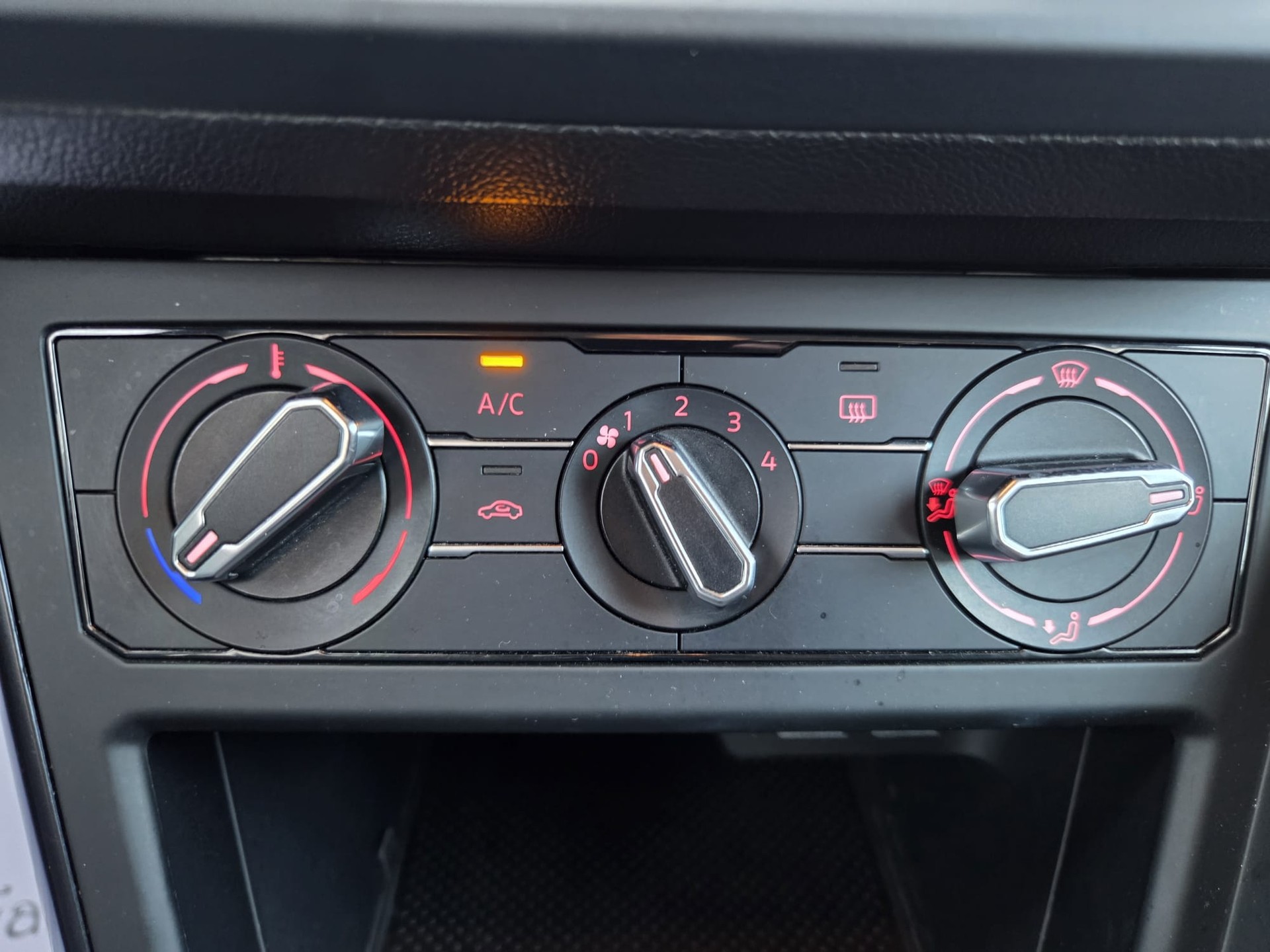 VW Polo 1.0 BMT Trendline-image-19