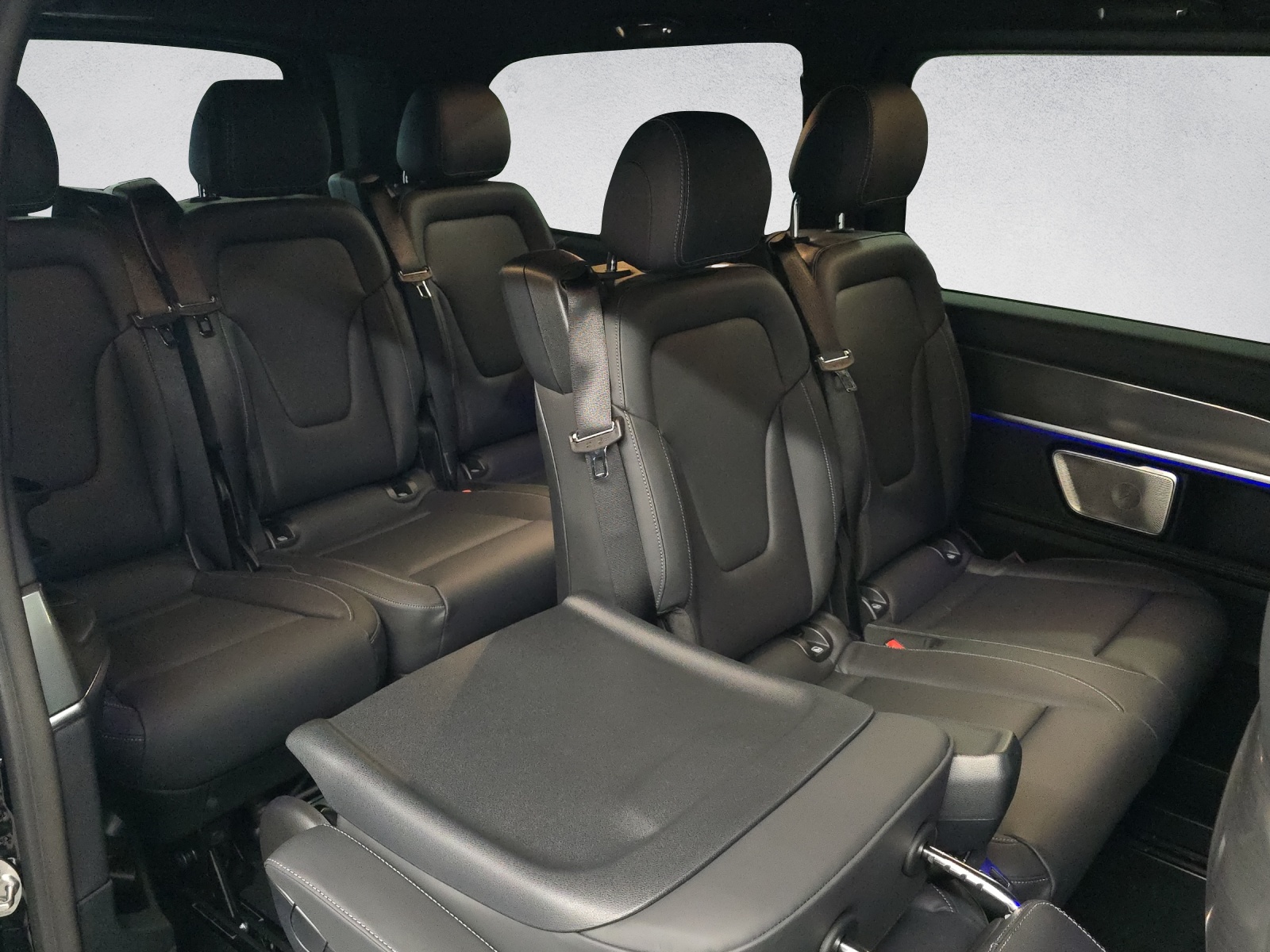 MERCEDES-BENZ V 300 d Exclusive Swiss Edition 4Matic Lang-image-13