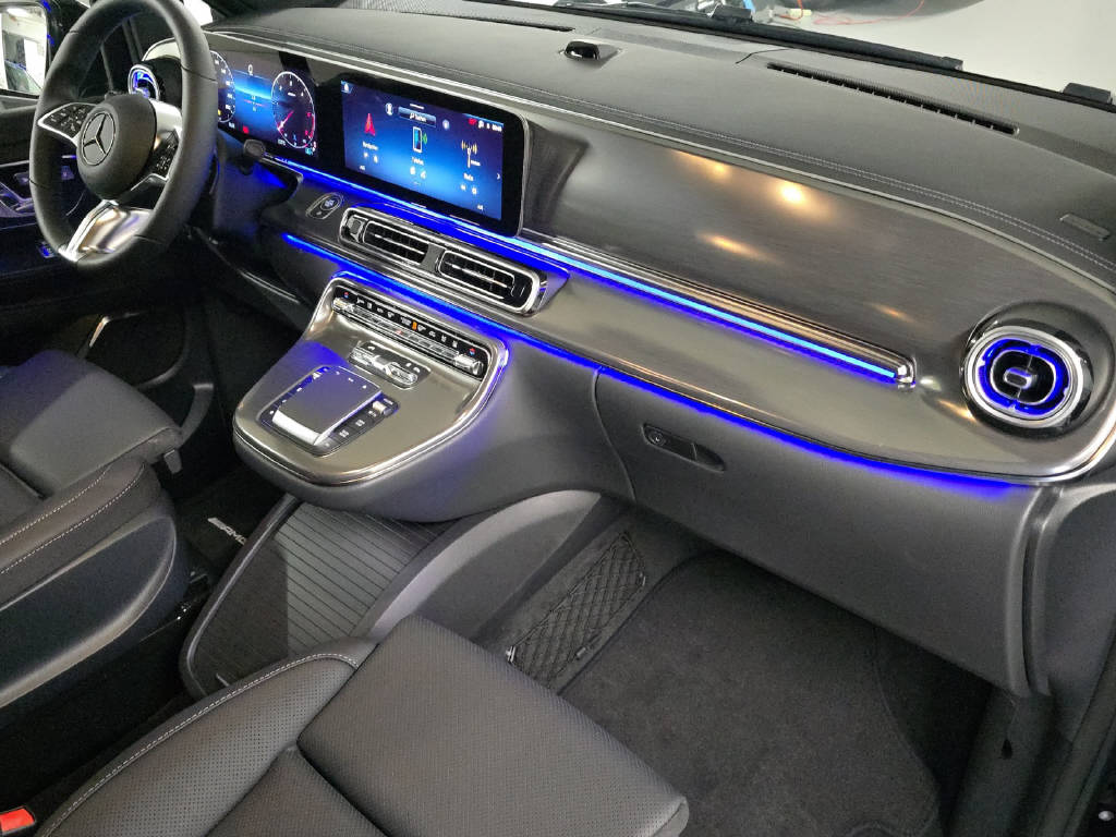 MERCEDES-BENZ V 300 d Exclusive Swiss Edition 4Matic Lang-image-10