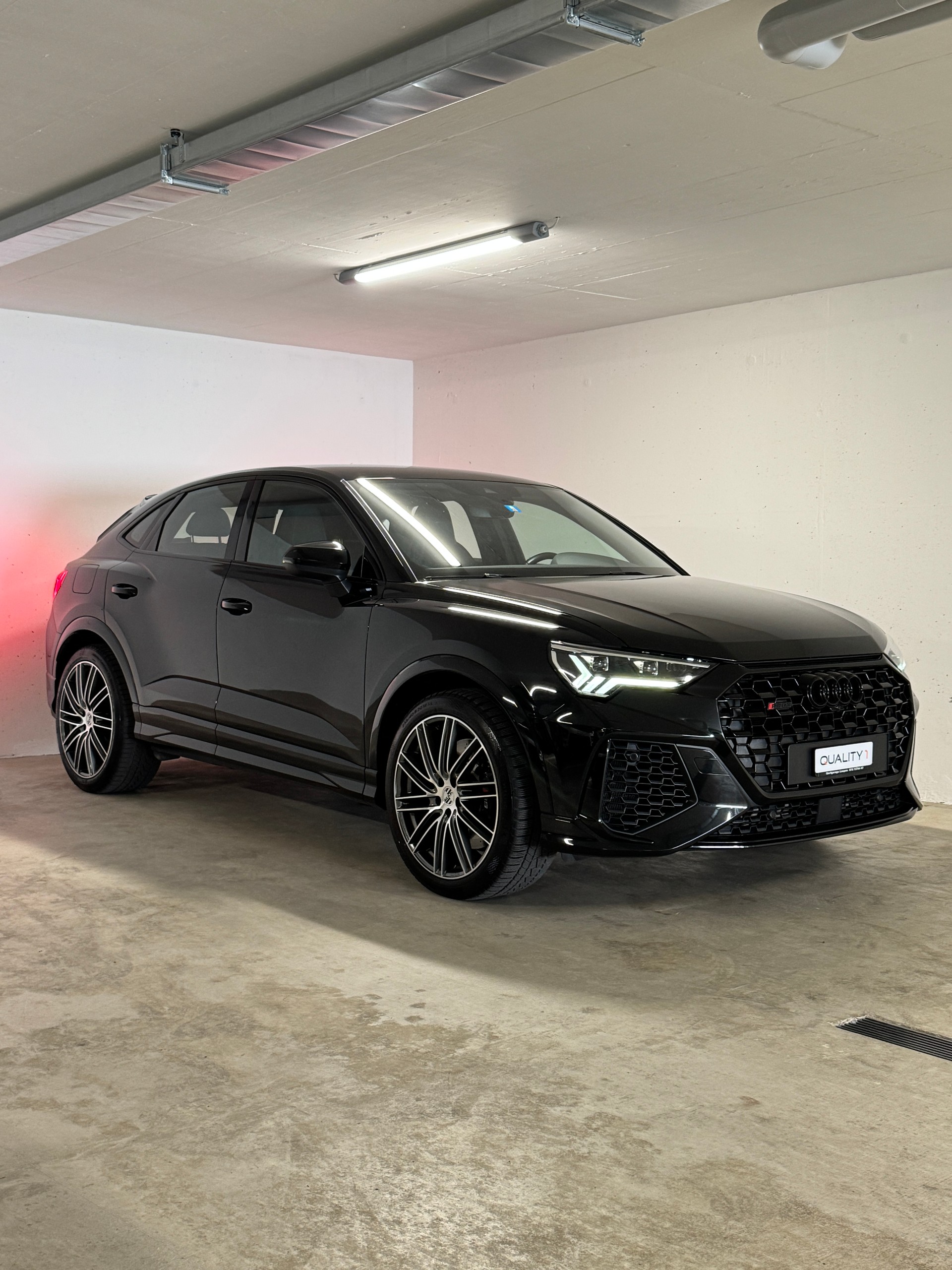 AUDI RS Q3 Sportback quattro S tronic-image-2