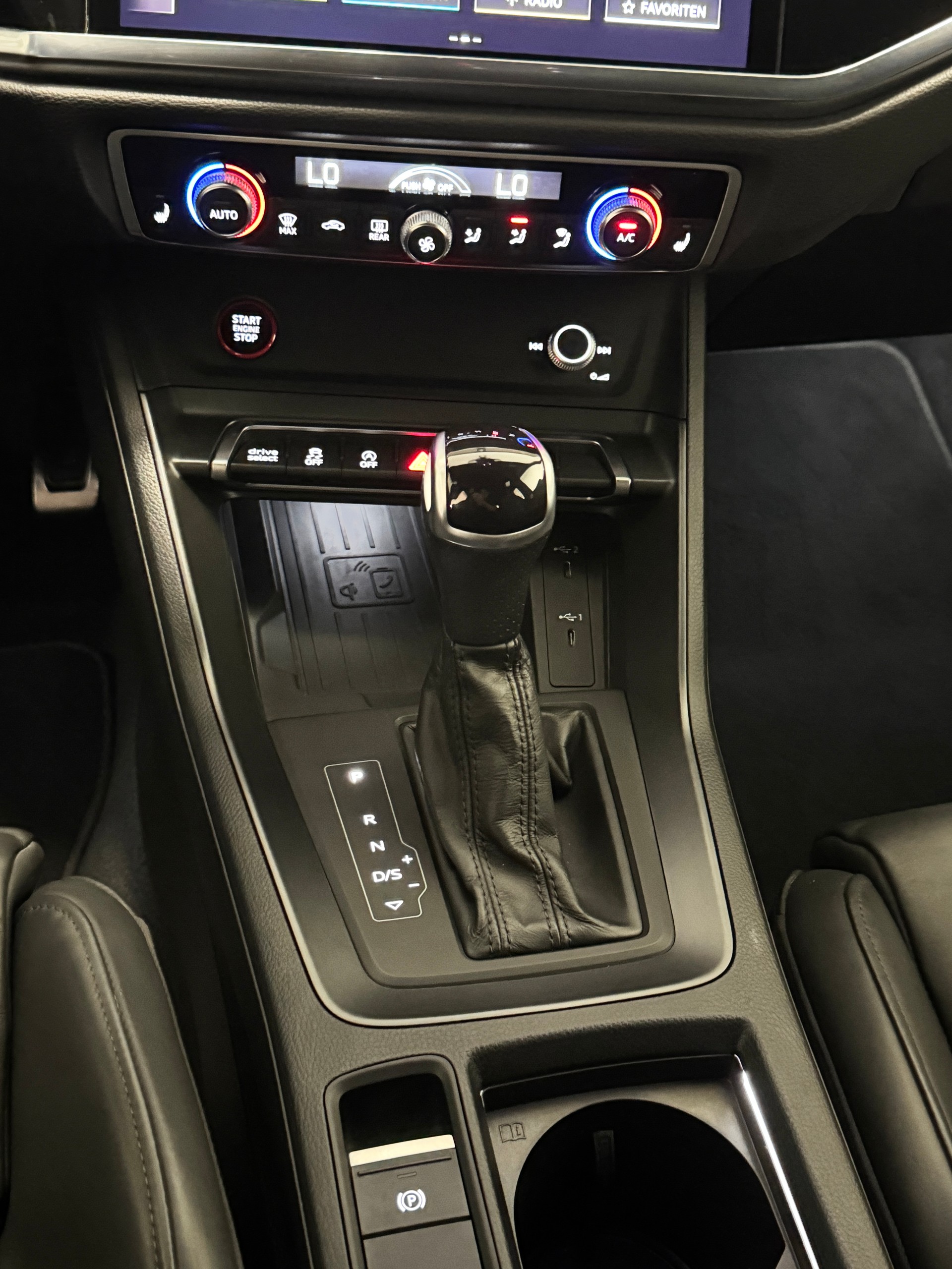 AUDI RS Q3 Sportback quattro S tronic-image-12